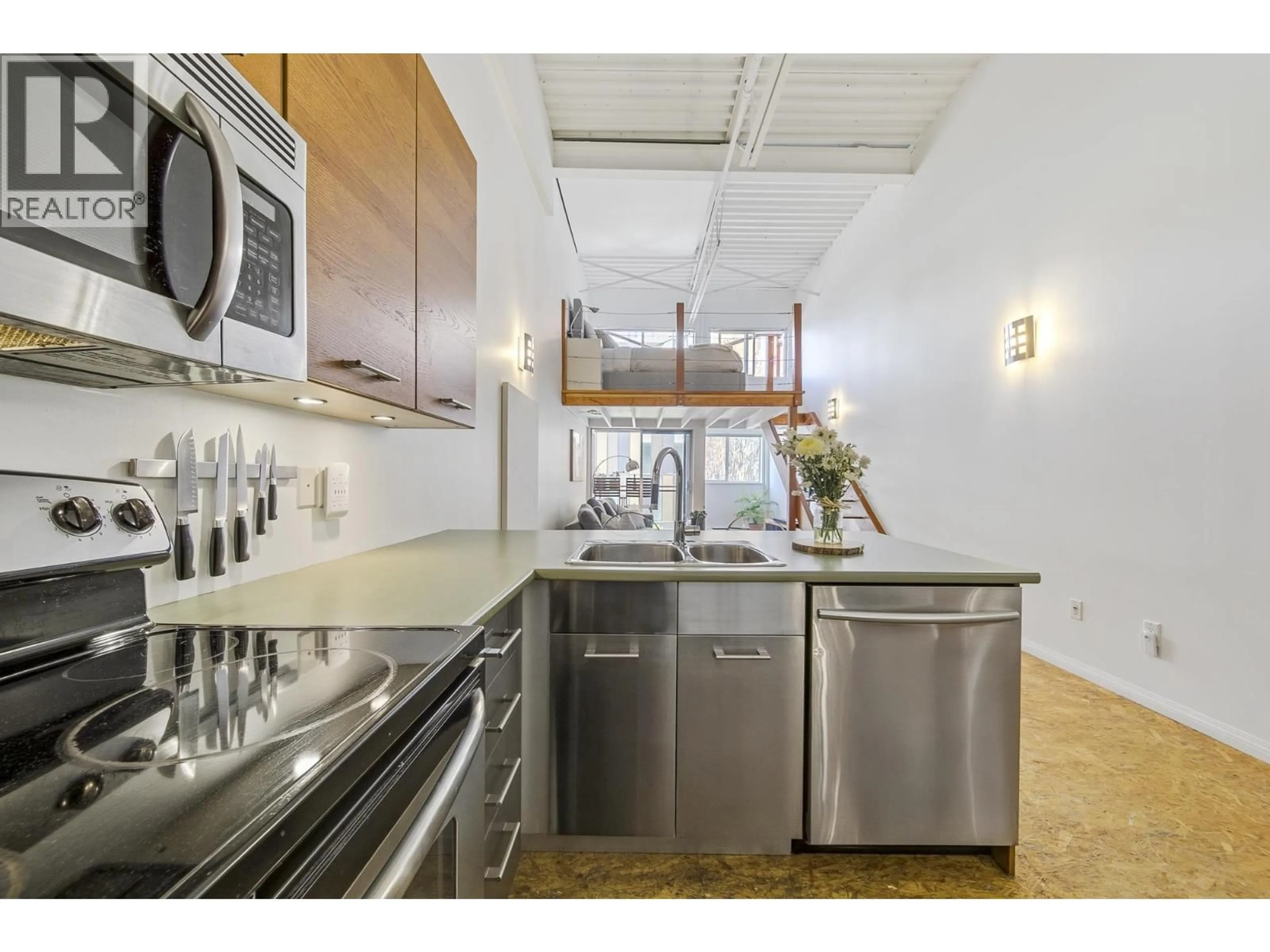 Standard kitchen, unknown for C6 - 238 10TH AVENUE, Vancouver British Columbia V5T1Z5