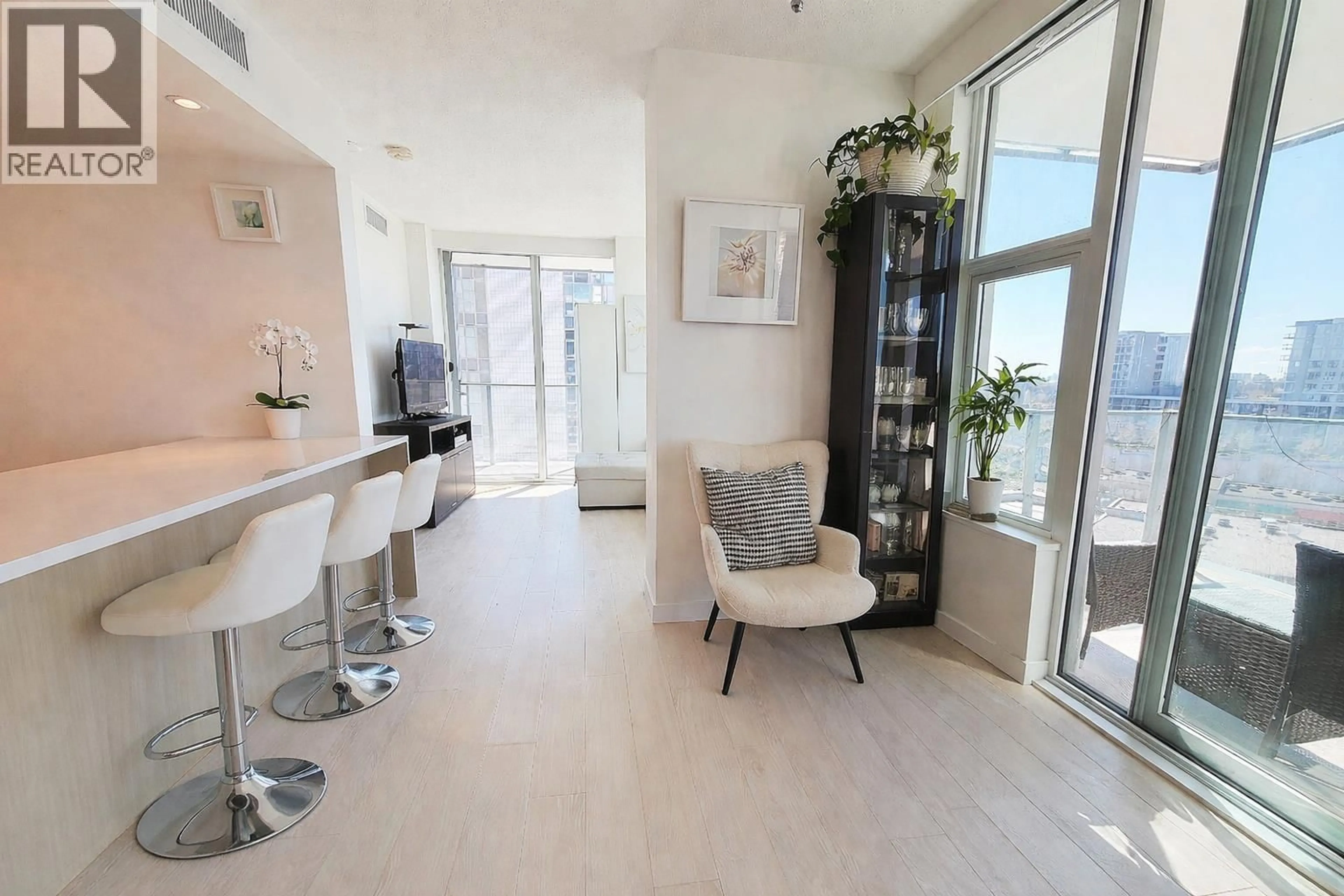 Unknown for 1001 - 8611 HAZELBRIDGE WAY, Richmond British Columbia V6X0W8