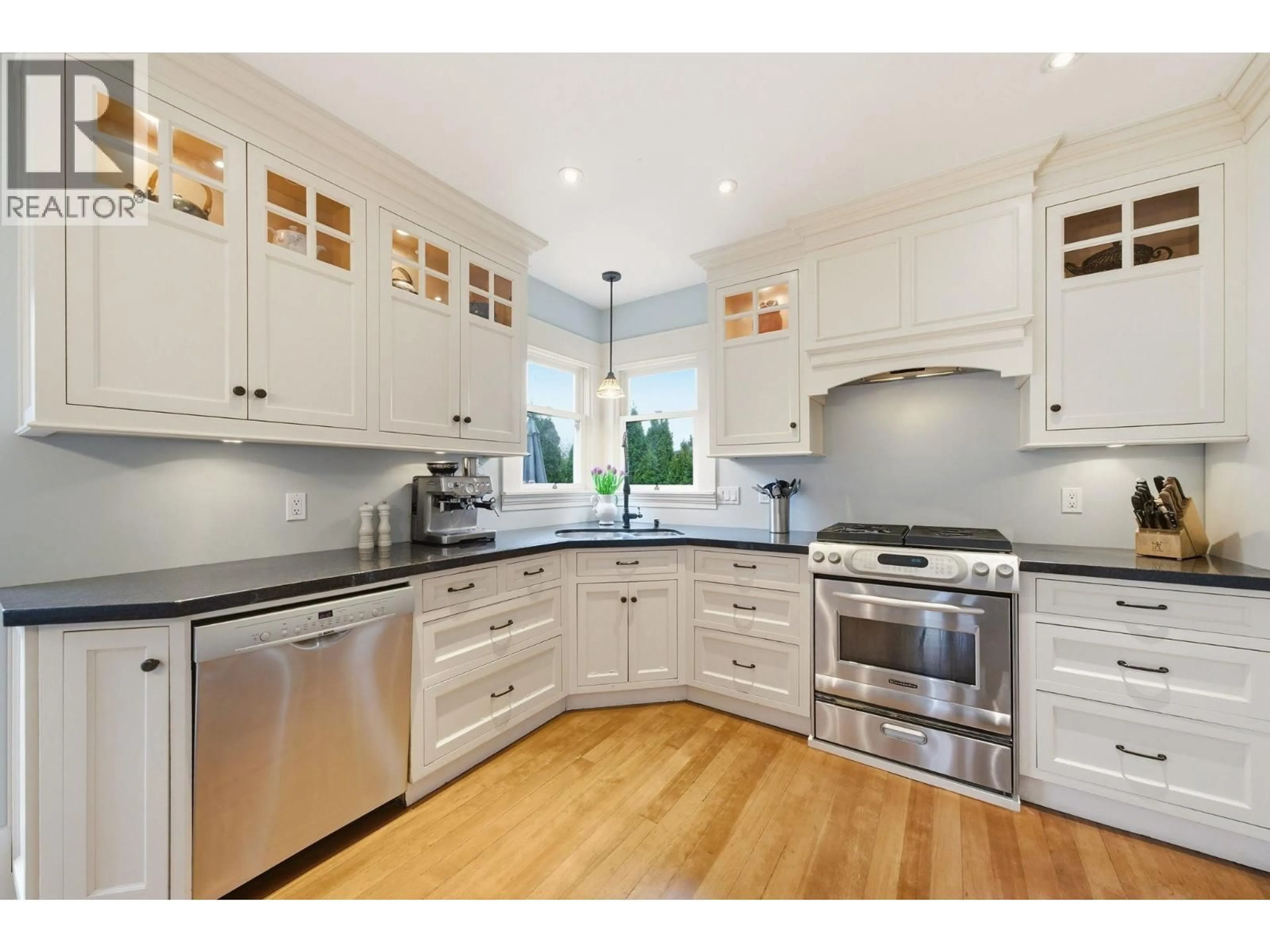Open concept kitchen, unknown for 416 SECOND STREET, New Westminster British Columbia V3L2L4