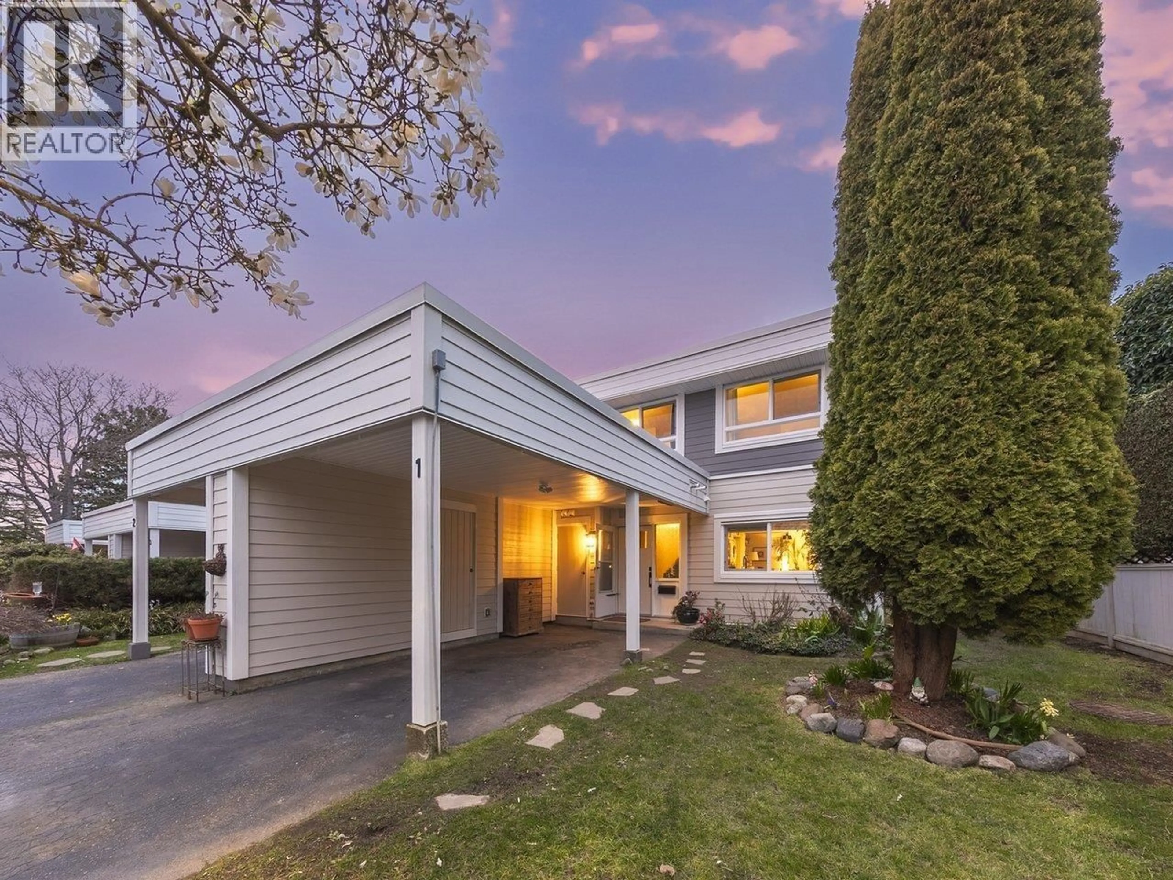 A pic from outside/outdoor area/front of a property/back of a property/a pic from drone, street for 1 - 3031 WILLIAMS ROAD, Richmond British Columbia V7E1H9