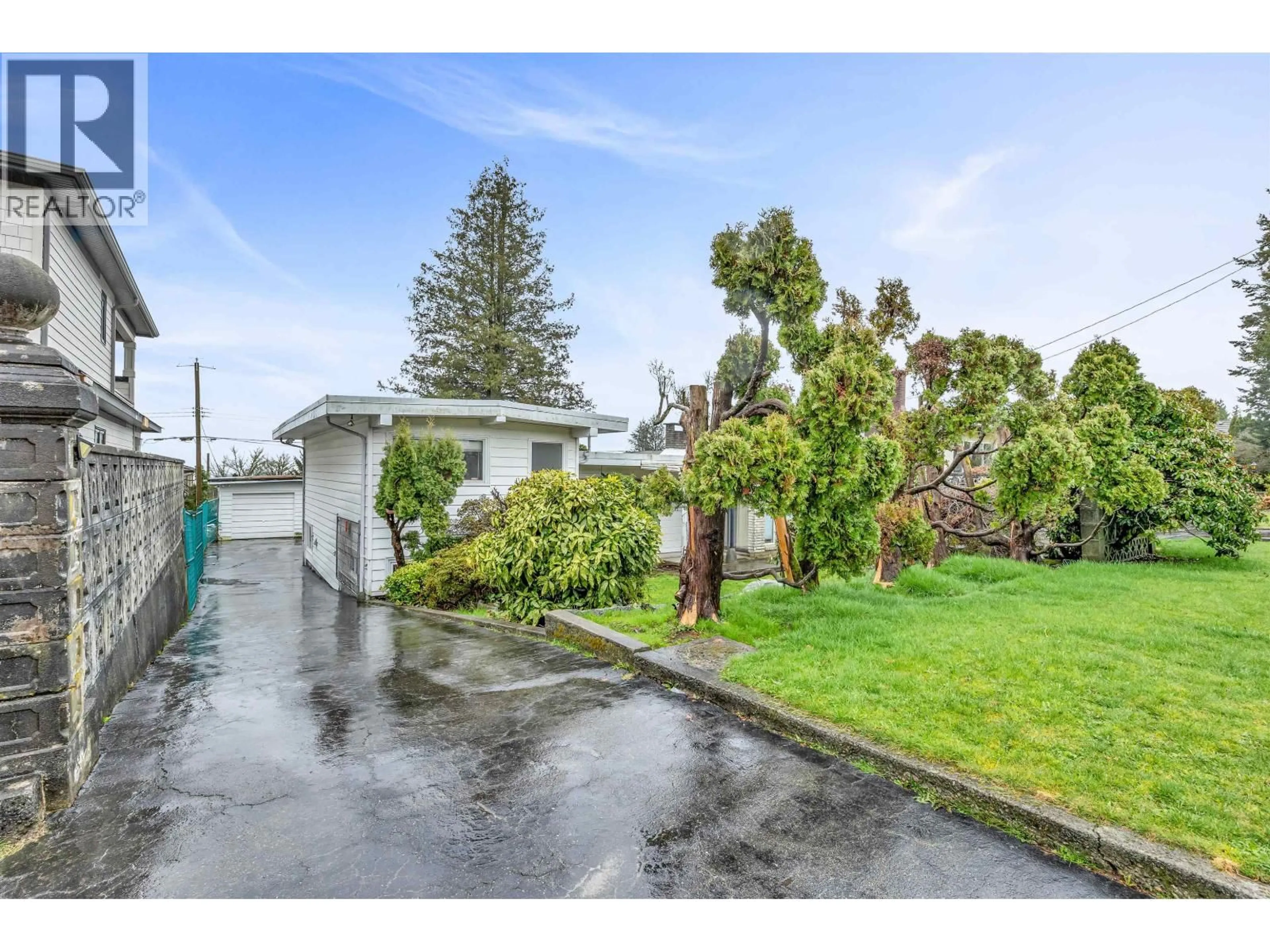 A pic from outside/outdoor area/front of a property/back of a property/a pic from drone, water/lake/river/ocean view for 6242 KITCHENER STREET, Burnaby British Columbia V5B2J4