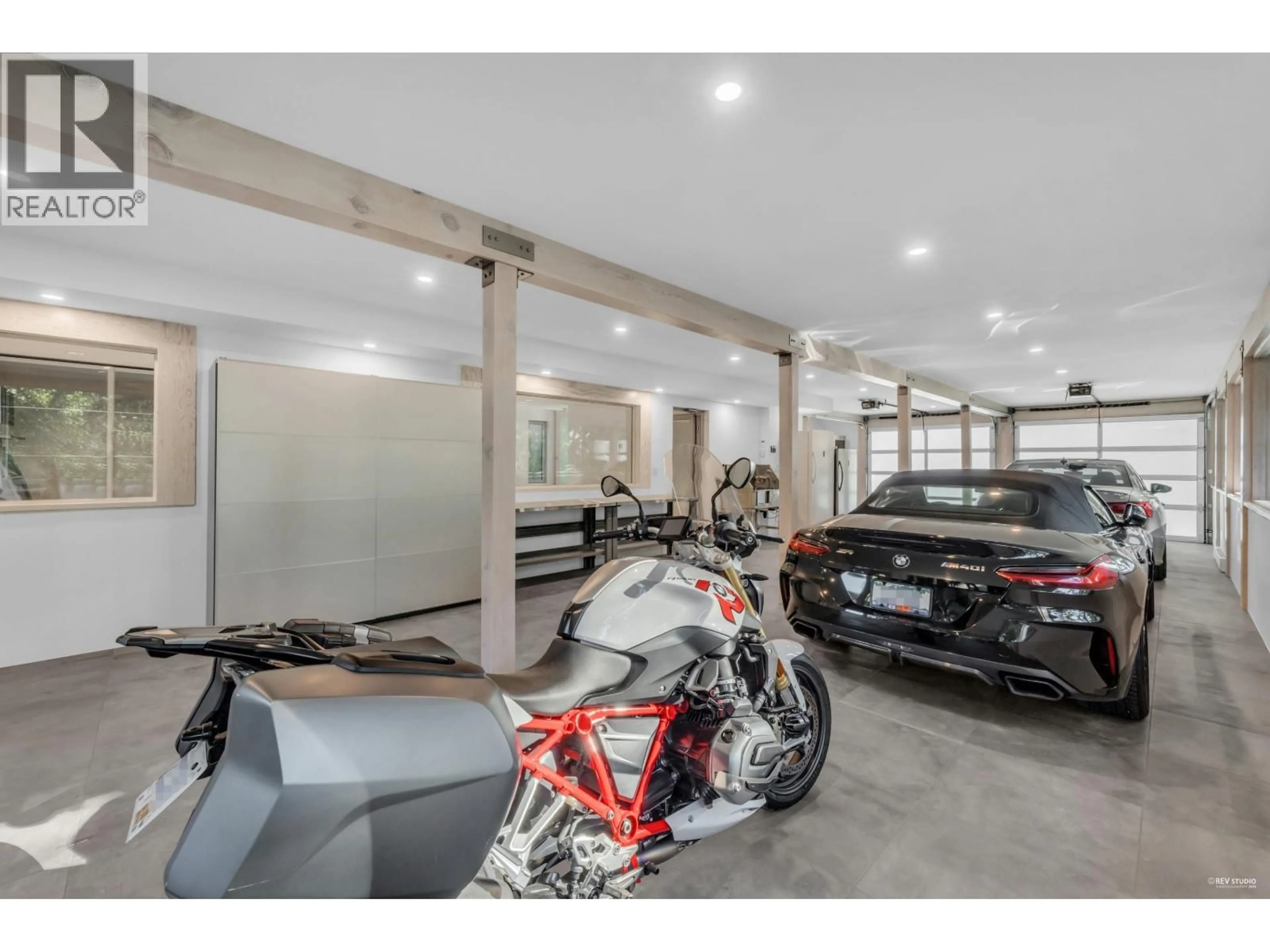 Indoor garage for 4138 BURKEHILL ROAD, West Vancouver British Columbia V7V3M4