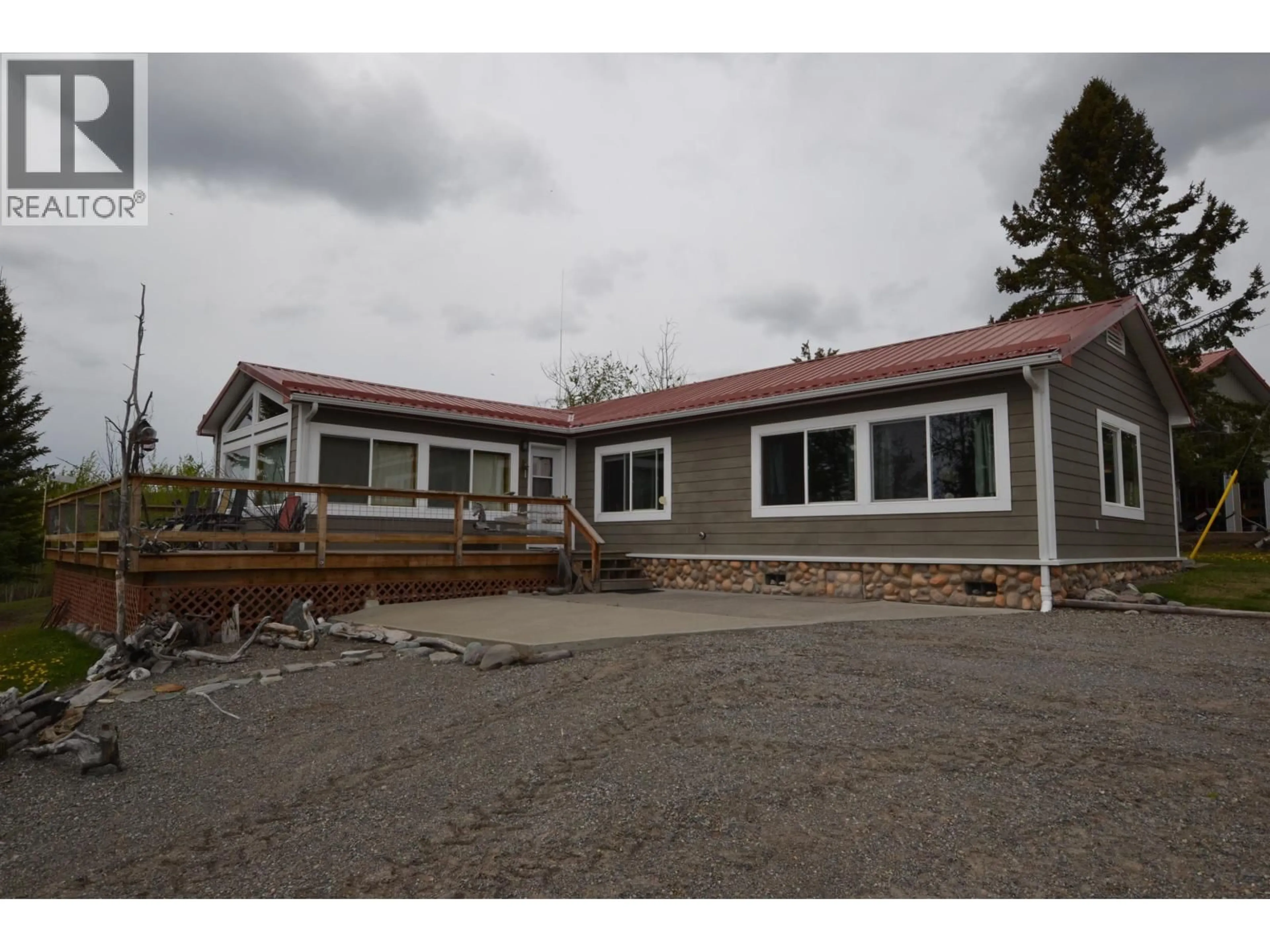 Home with vinyl exterior material, building for 4008 PUNTZI LAKE ROAD, Williams Lake British Columbia V0L1H0