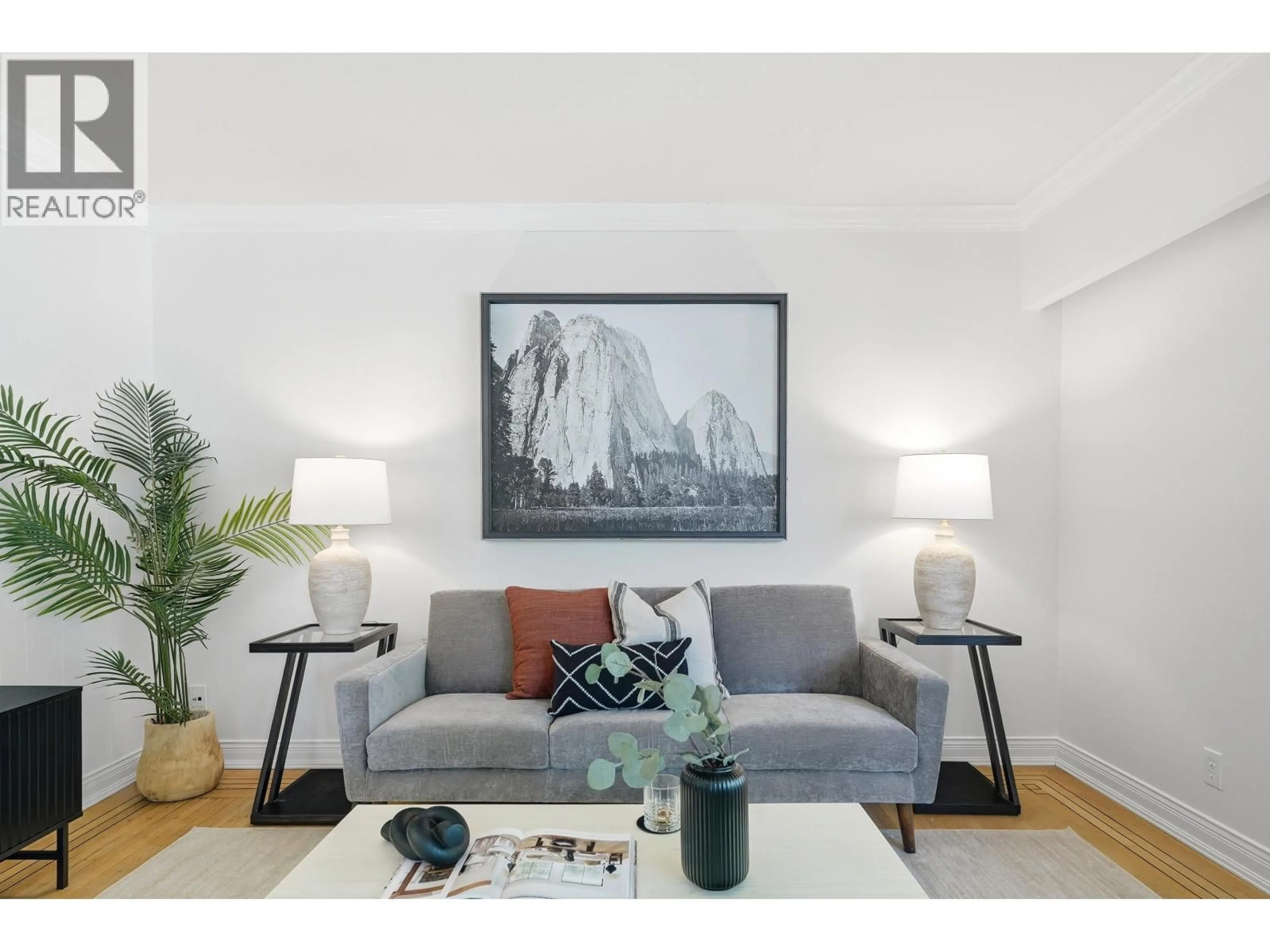 Living room with furniture, wood/laminate floor for 1022 RANCH PARK WAY, Coquitlam British Columbia V3C2H2