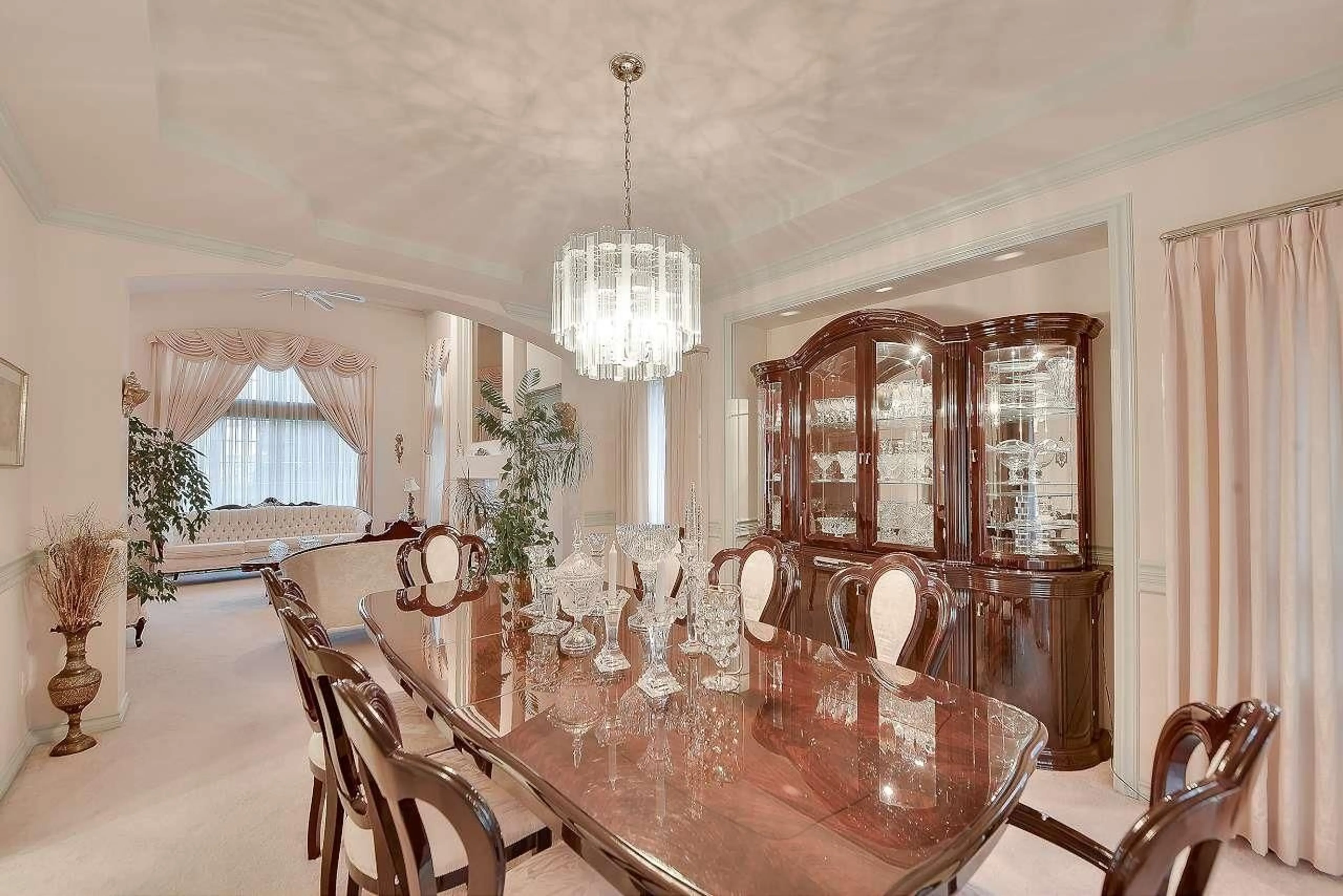 Dining room, ceramic/tile floor for 14958 83A AVENUE, Surrey British Columbia V3S7S2