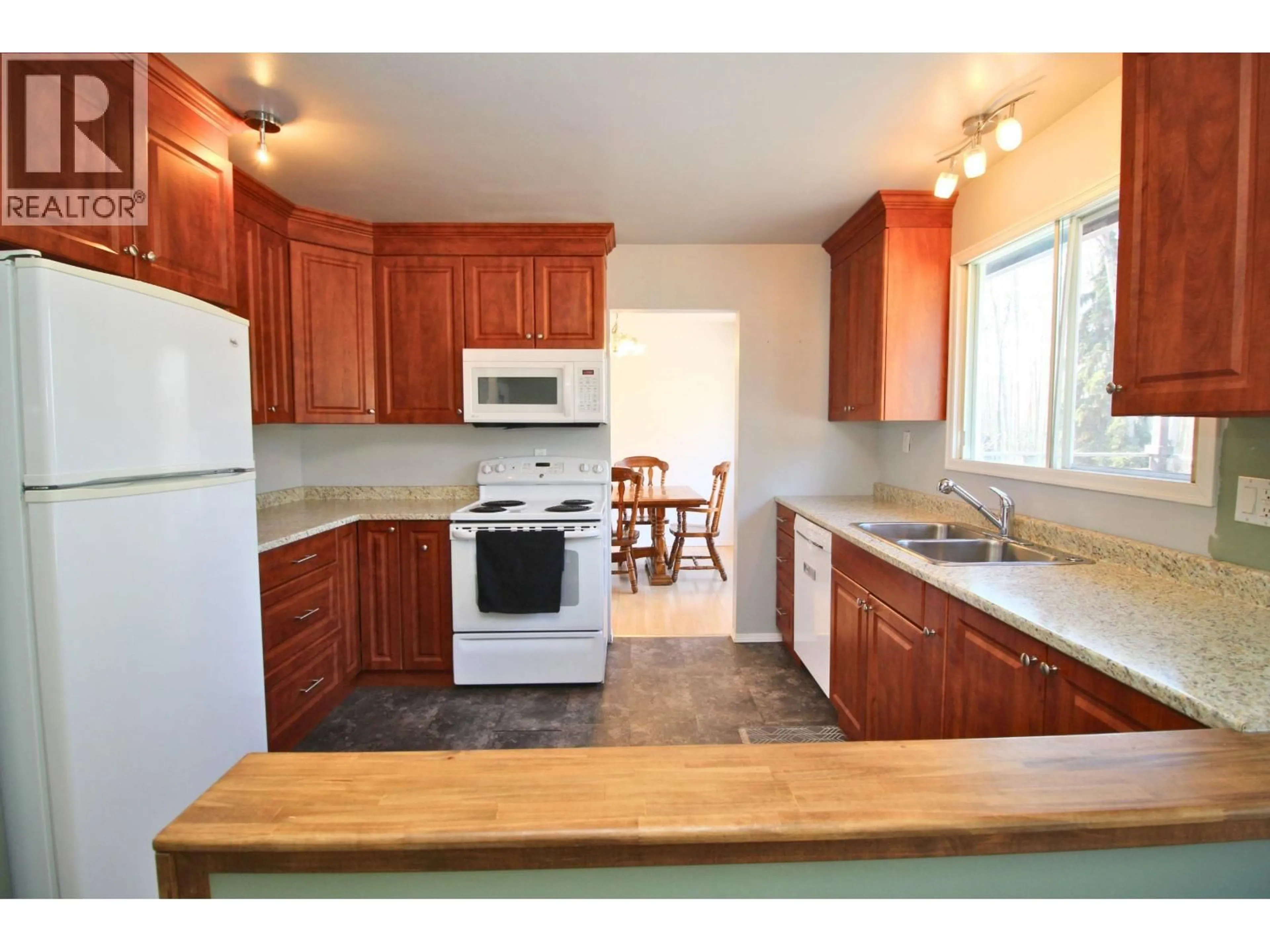Standard kitchen, unknown for 1933 HUNGERFORD DRIVE, Houston British Columbia V0J1Z0