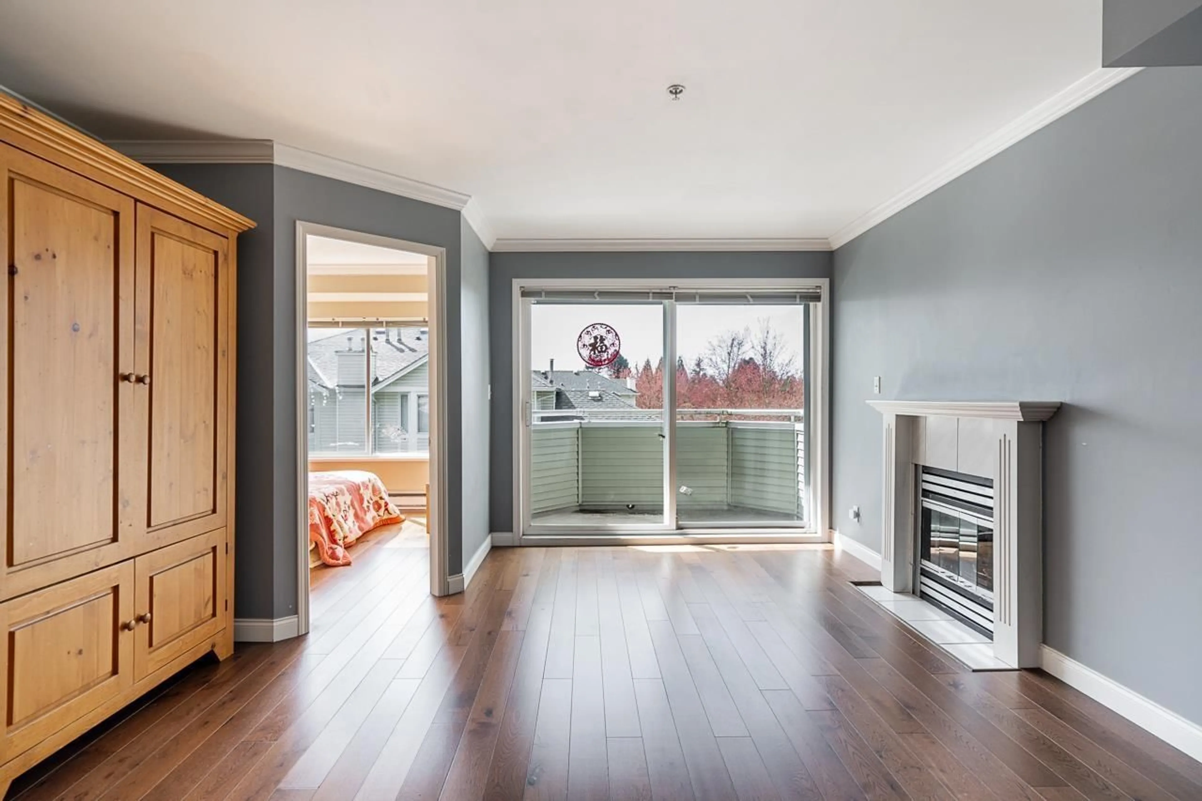 Unknown for 303 - 12110 80 AVENUE, Surrey British Columbia V3W0V2