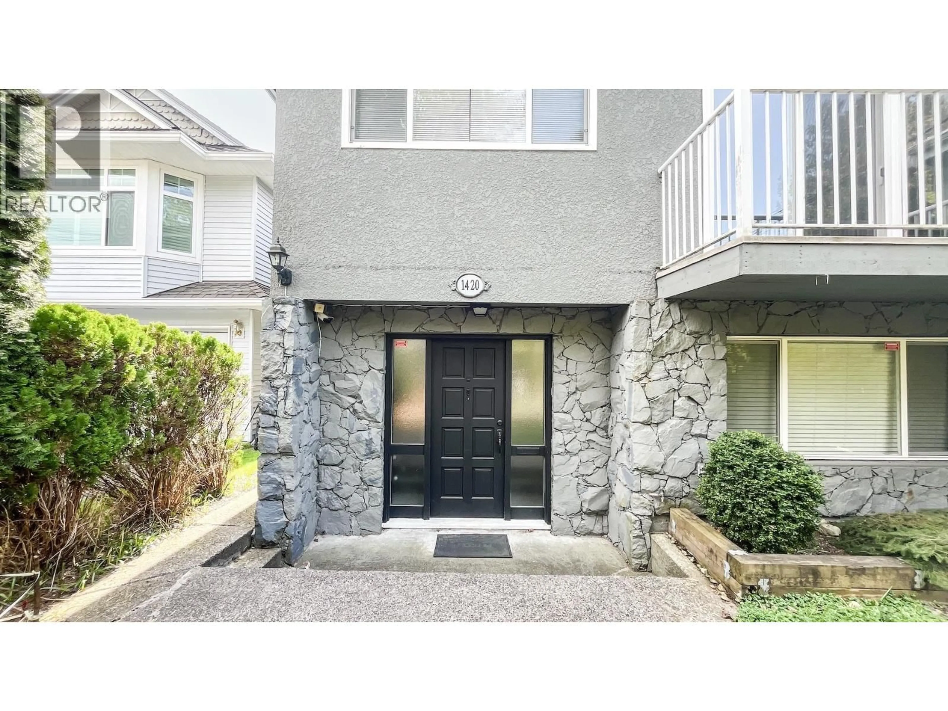 Indoor entryway for 1420 PARK DRIVE, Vancouver British Columbia V6P2K7