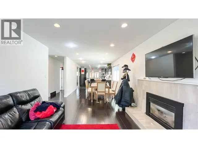 1420 PARK DRIVE, Vancouver 4