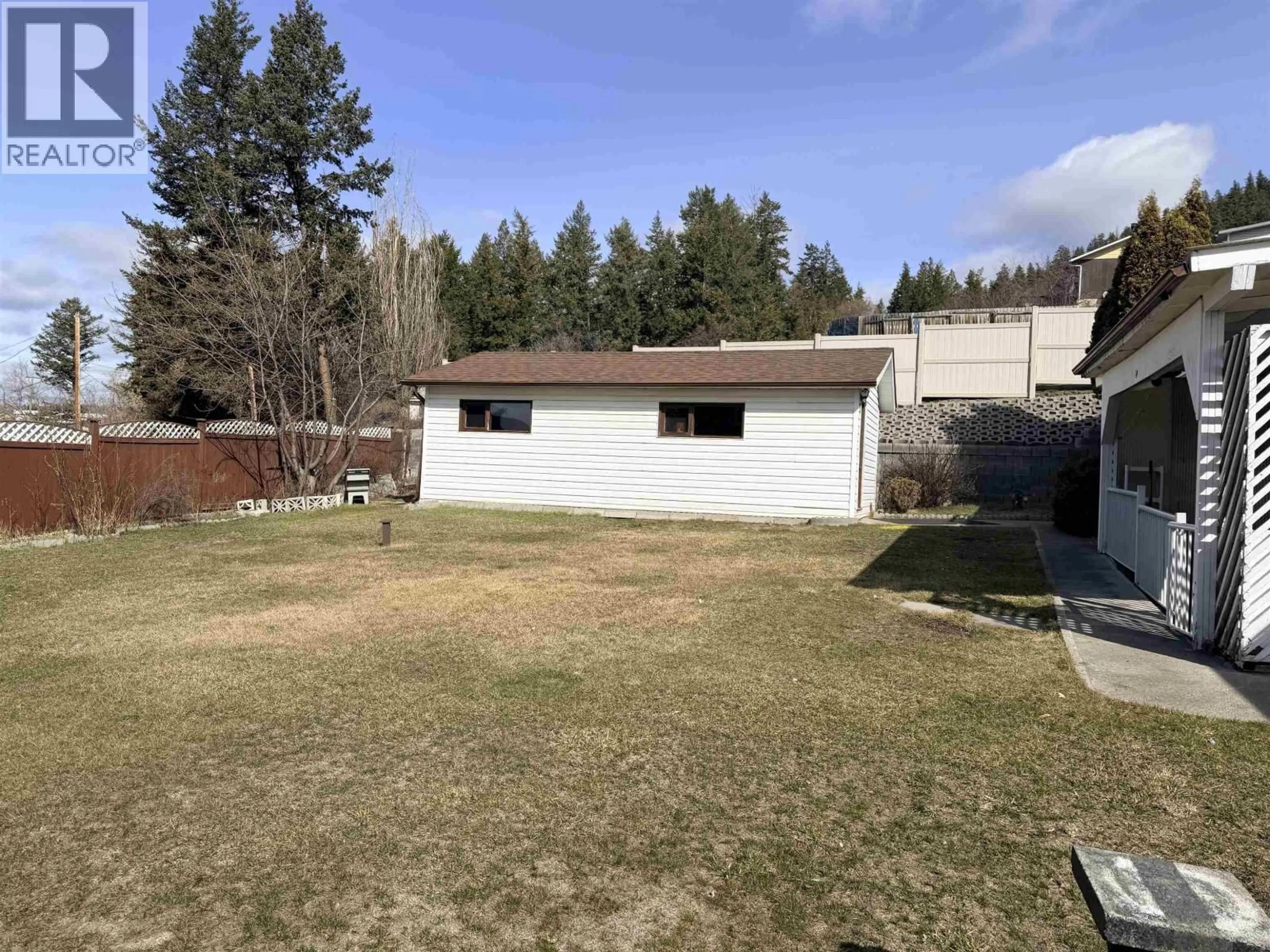 A pic from outside/outdoor area/front of a property/back of a property/a pic from drone, unknown for 123 LAKEVIEW AVENUE, Williams Lake British Columbia V2G1B4