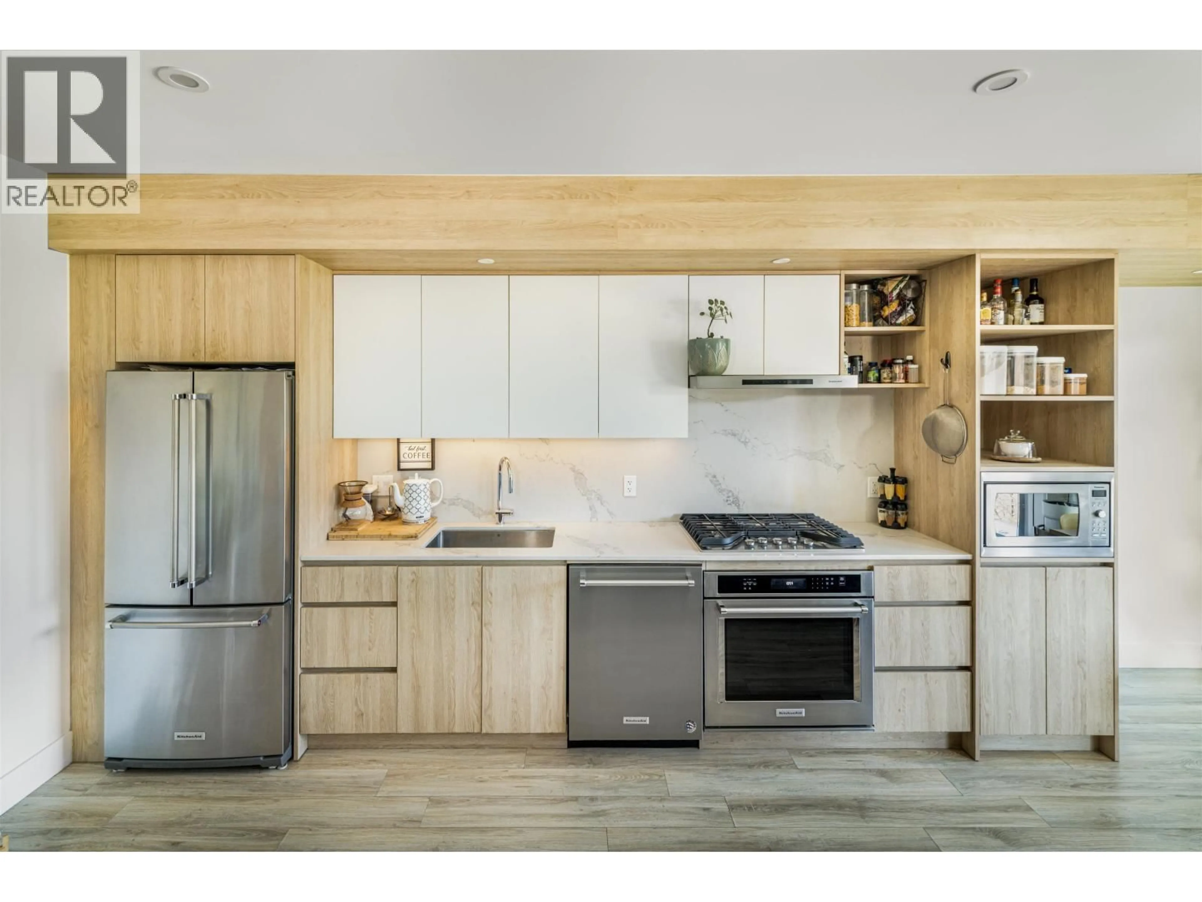 Open concept kitchen, unknown for 710 - 38362 BUCKLEY AVENUE, Squamish British Columbia V8B0J8