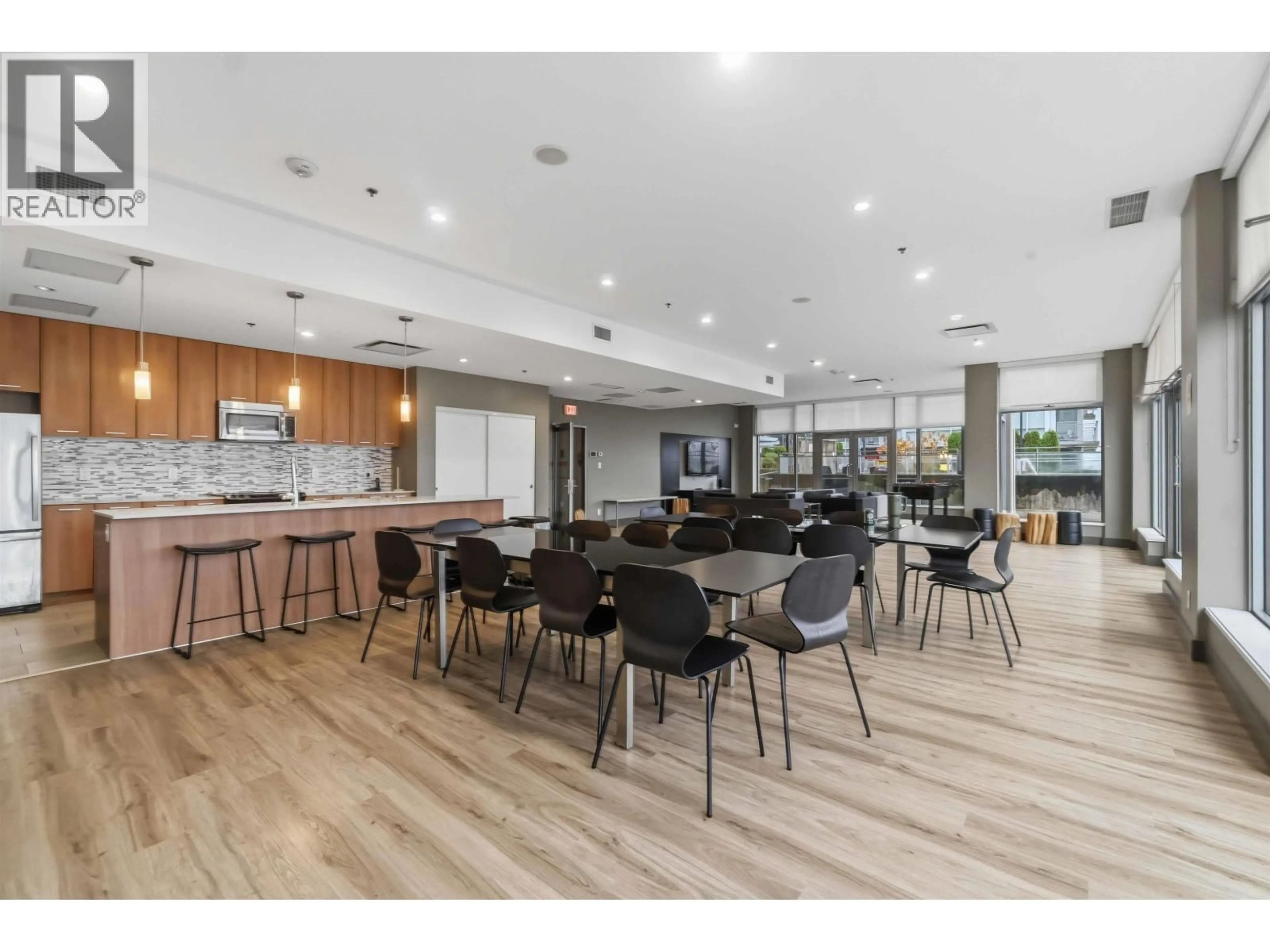 Open concept kitchen, unknown for 1906 - 2955 ATLANTIC AVENUE, Coquitlam British Columbia V3B0H9