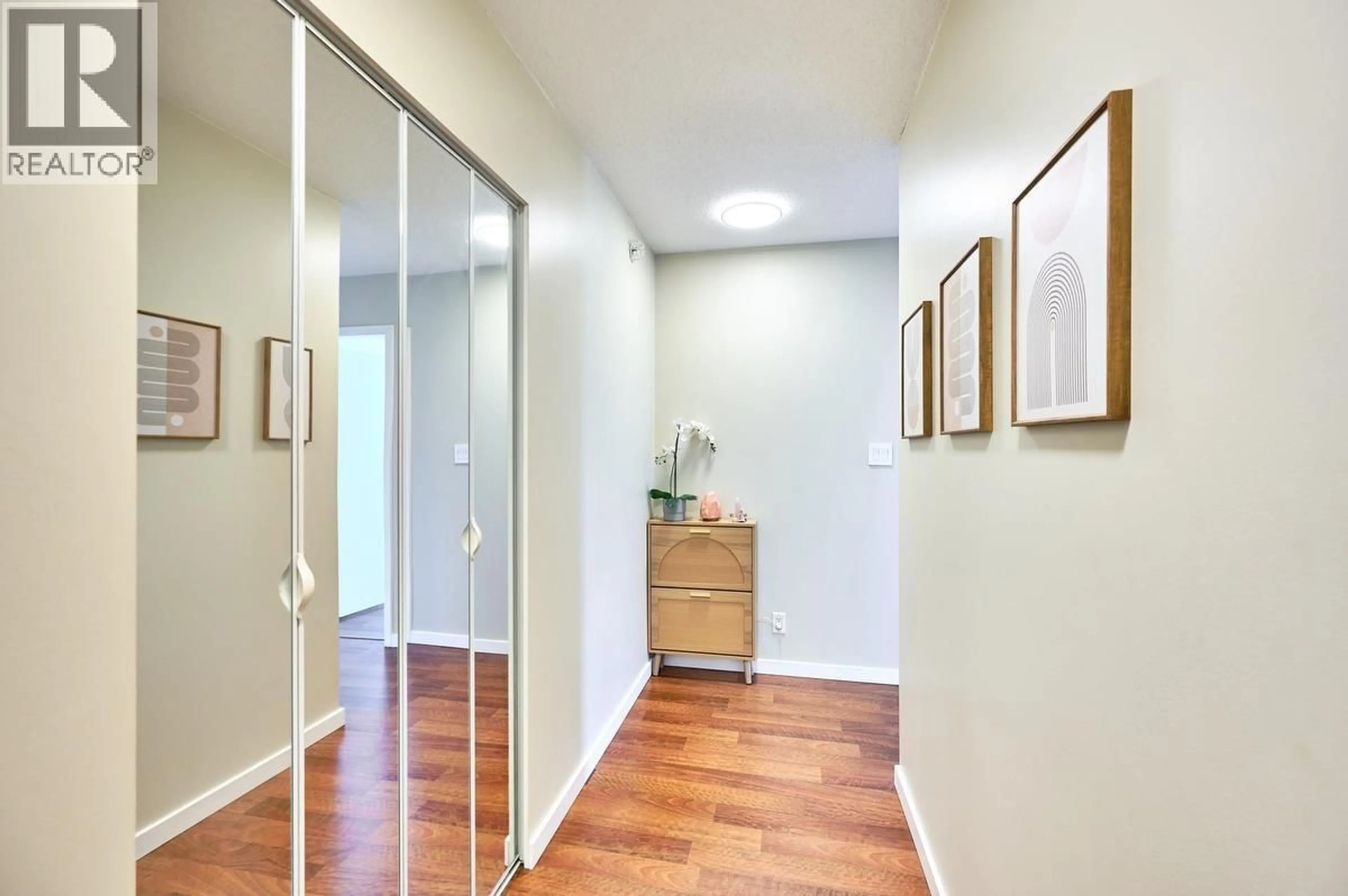 Indoor entryway for 3506 - 602 CITADEL PARADE, Vancouver British Columbia V6B1X2