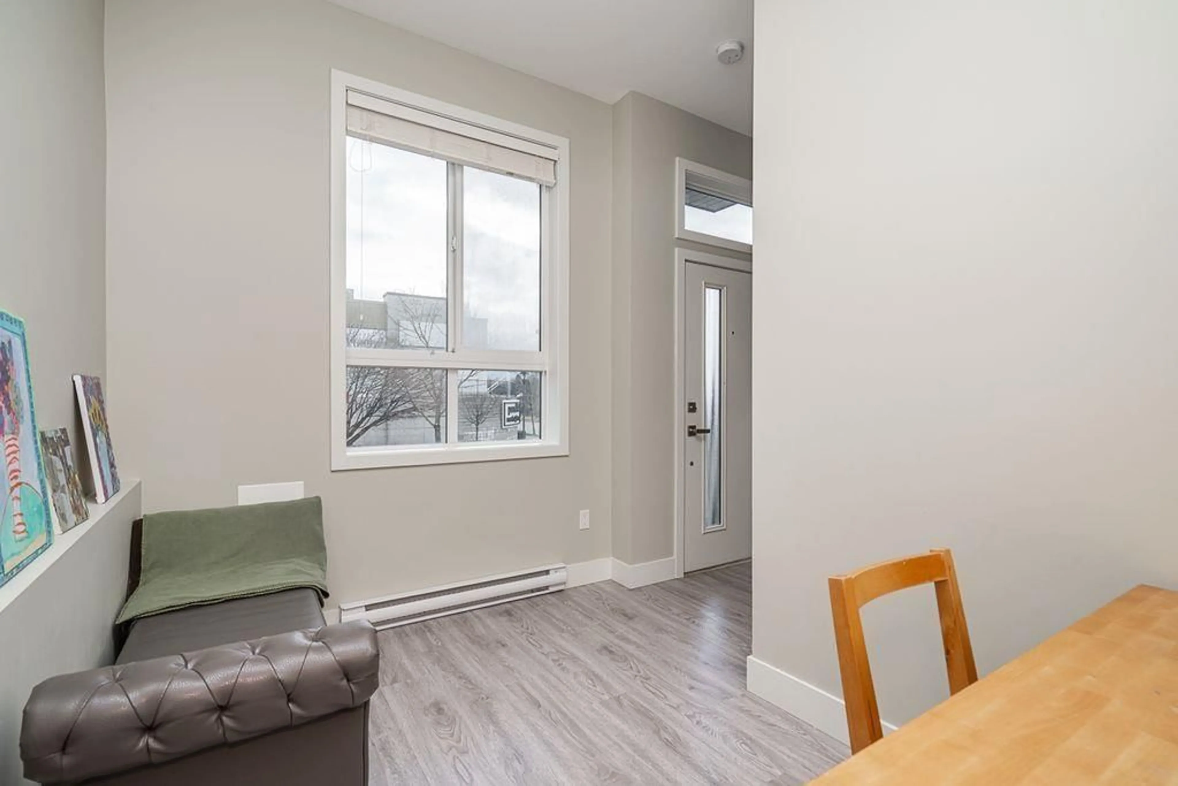 A pic of a room for 10 - 1938 NORTH PARALLEL ROAD, Abbotsford British Columbia V3G0H1