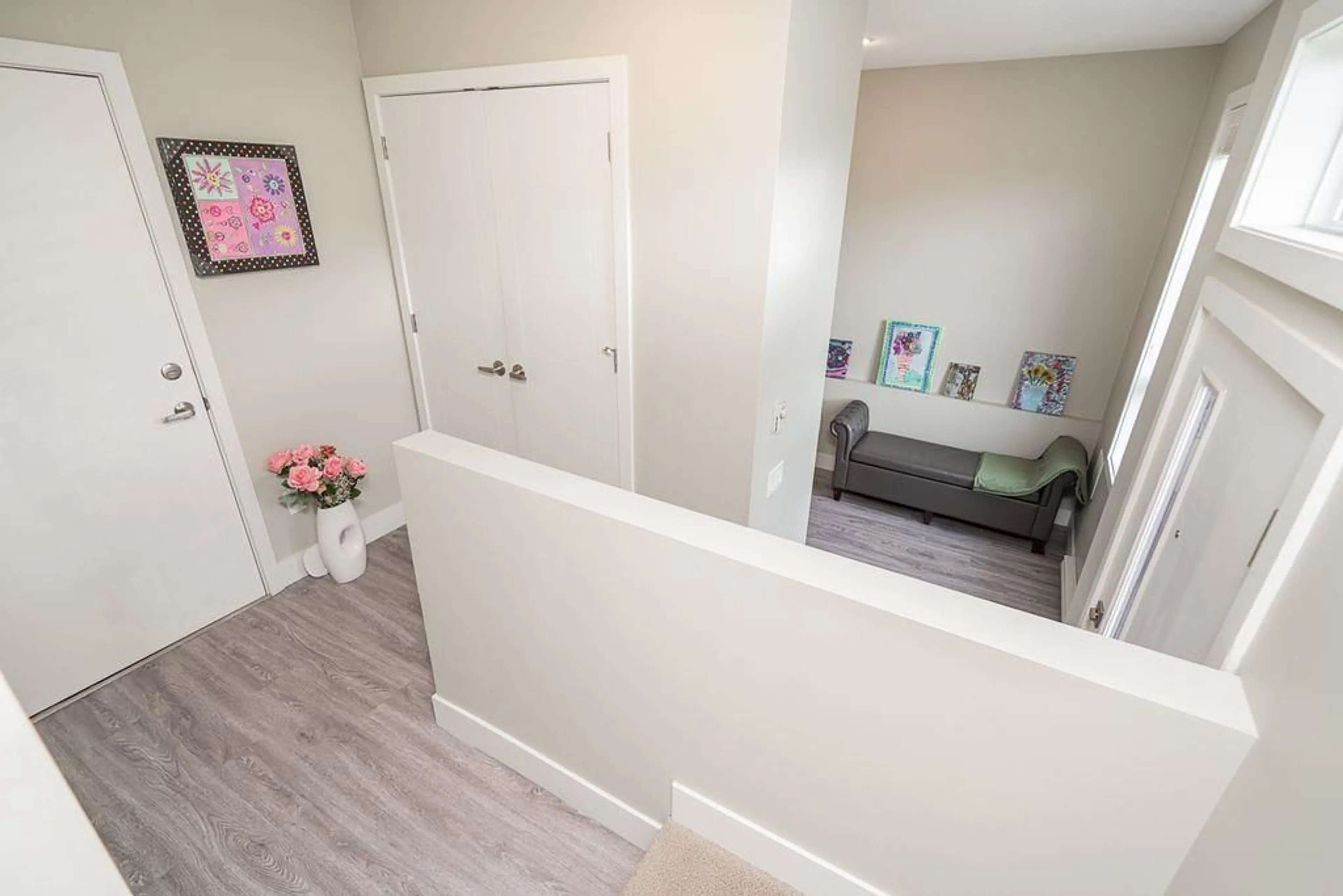 Indoor entryway for 10 - 1938 NORTH PARALLEL ROAD, Abbotsford British Columbia V3G0H1