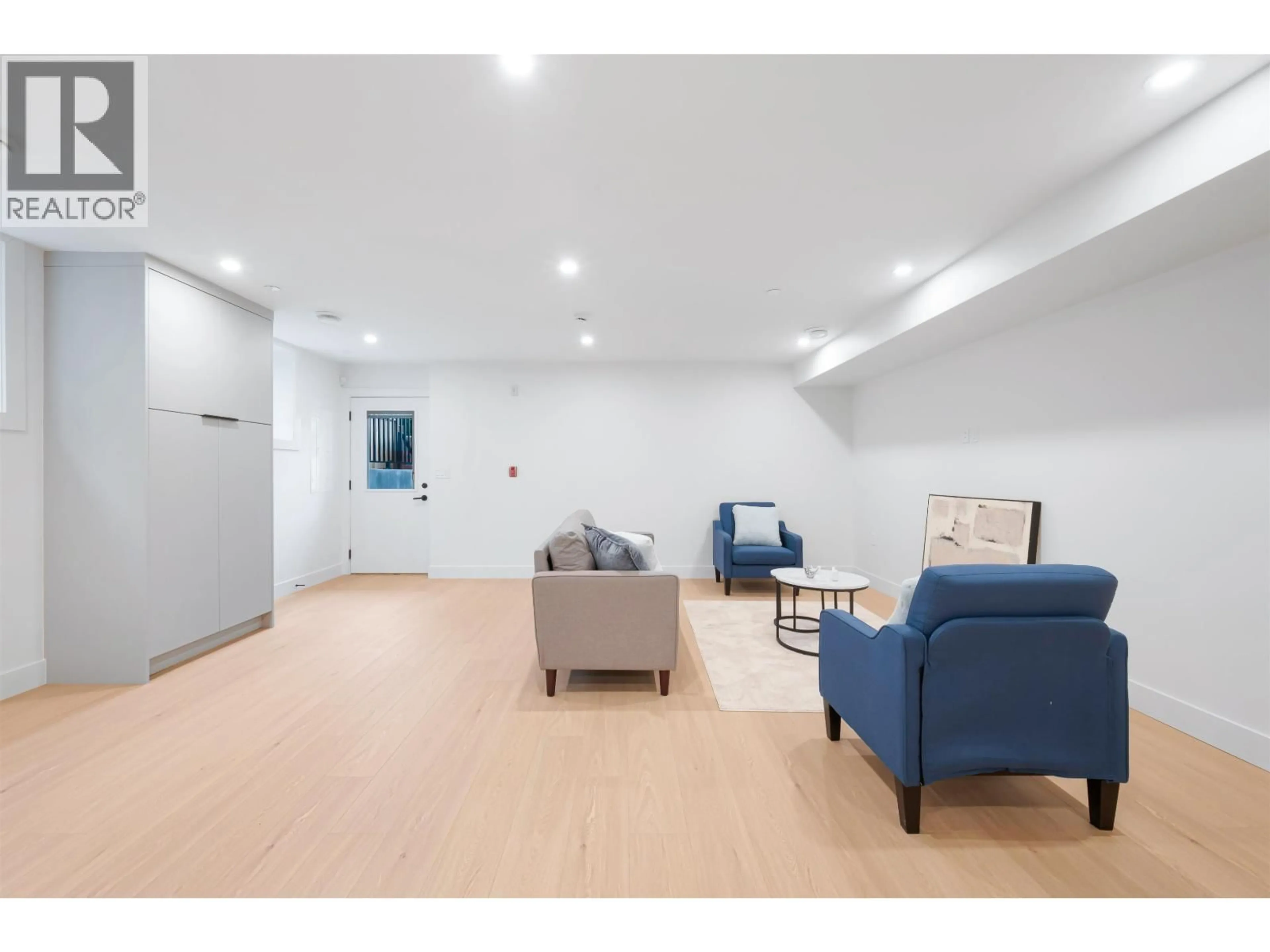 A pic of a room for 1 - 4855 VENABLES STREET, Burnaby British Columbia V5C3A9