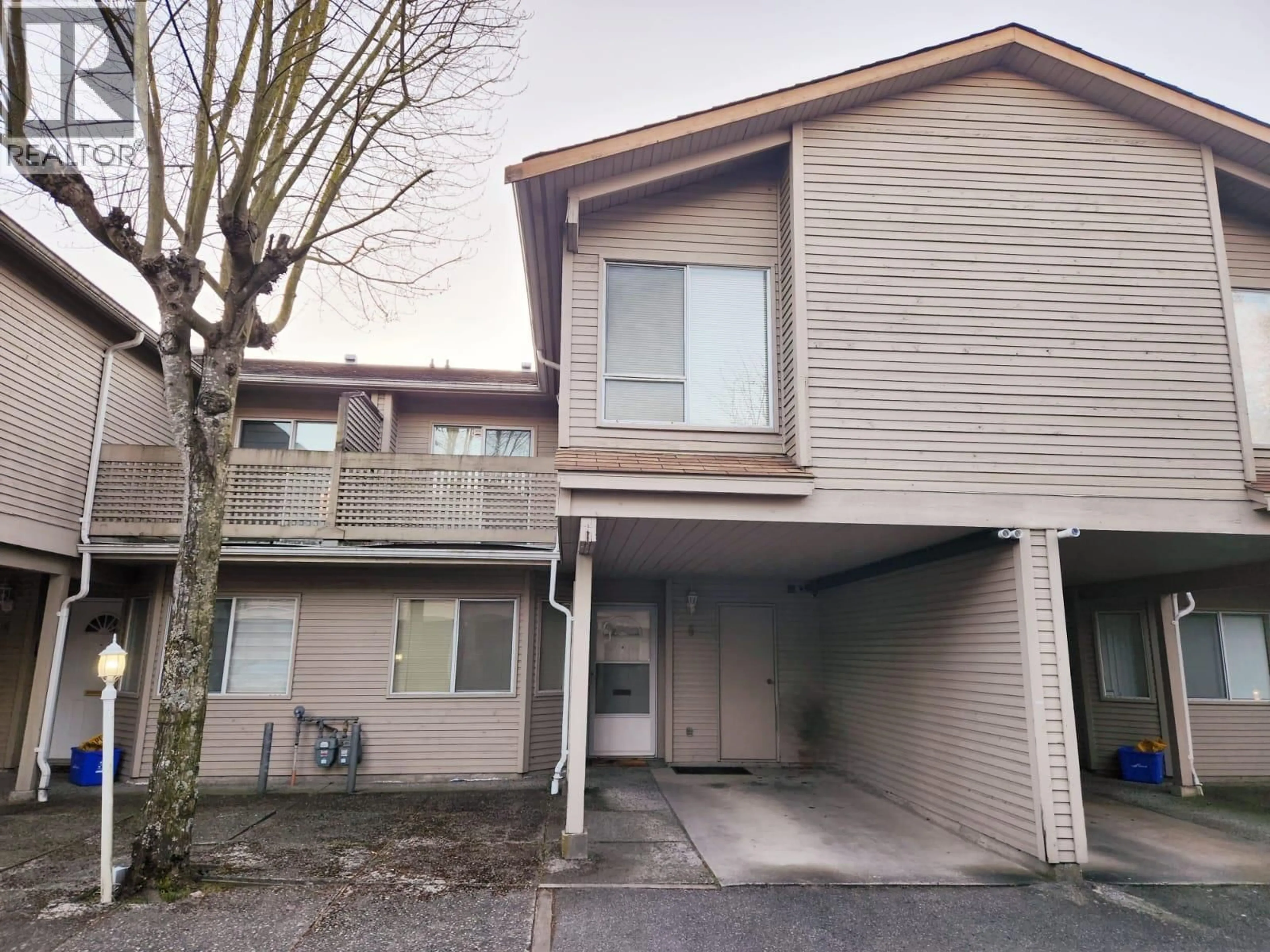 A pic from outside/outdoor area/front of a property/back of a property/a pic from drone, street for 5 - 8691 COOK ROAD, Richmond British Columbia V6Y1V8