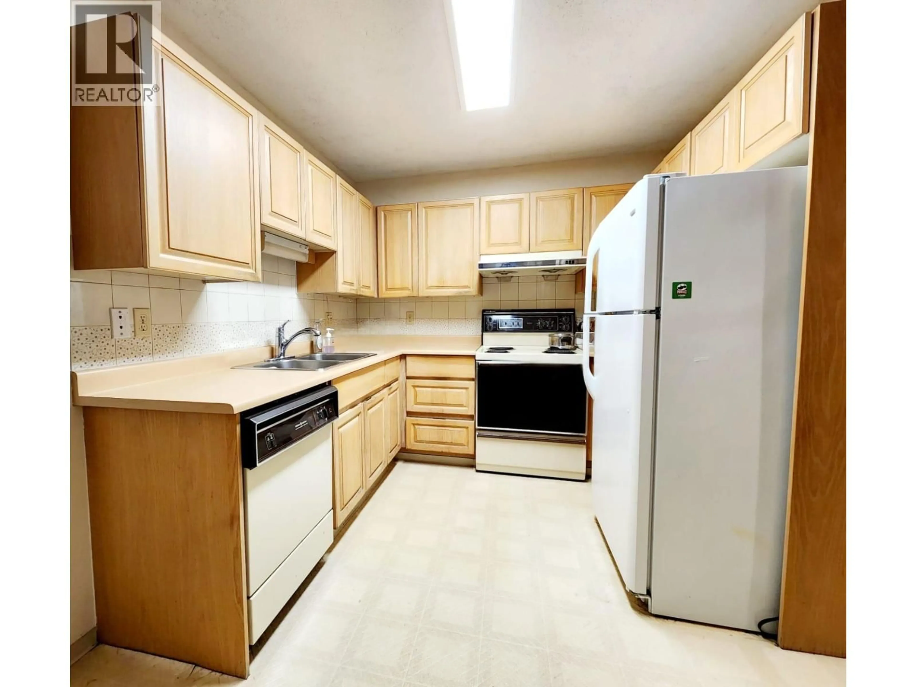 Standard kitchen, unknown for 5 - 8691 COOK ROAD, Richmond British Columbia V6Y1V8