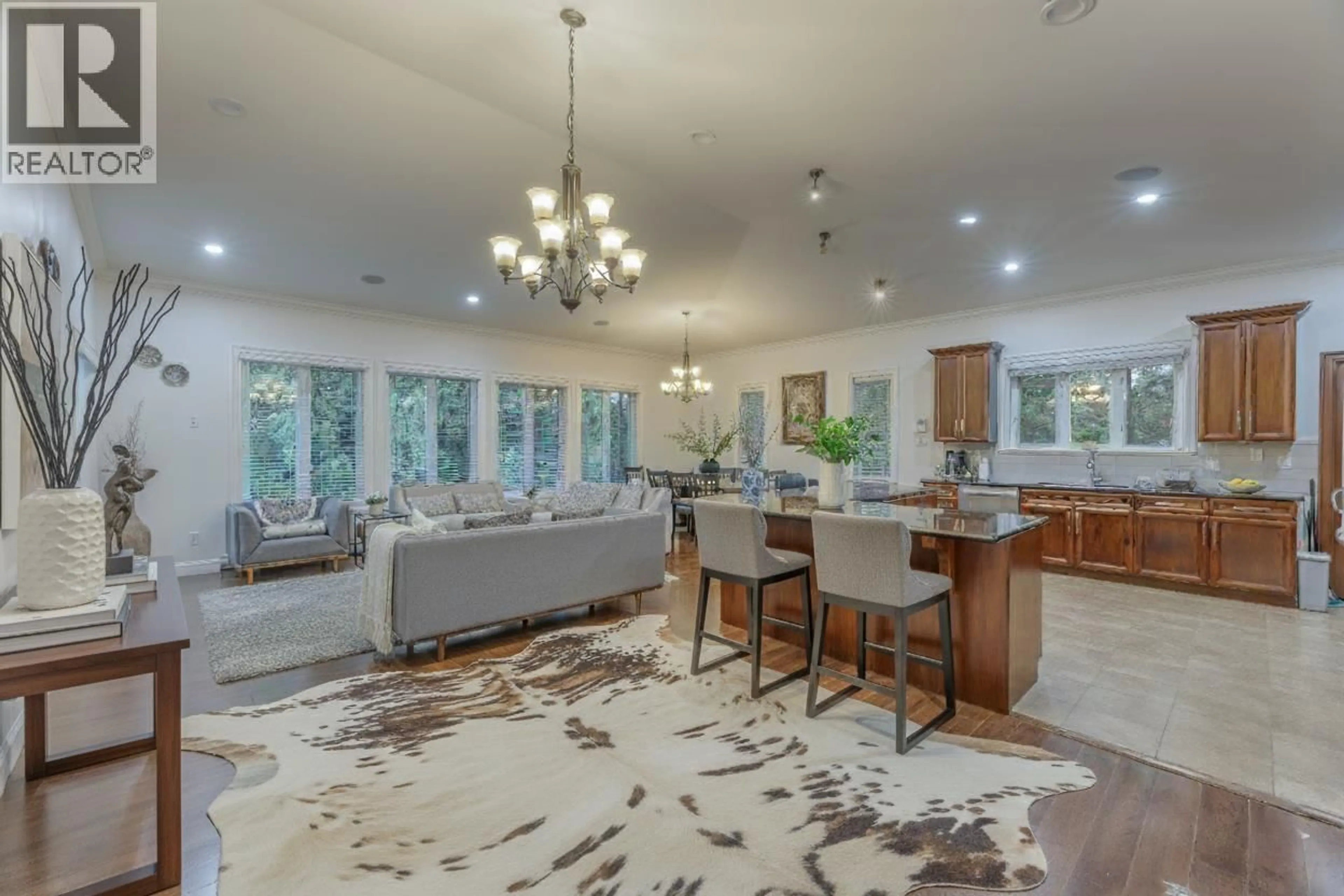 Open concept kitchen, unknown for 1041 PROSPECT AVENUE, North Vancouver British Columbia V7R2M6