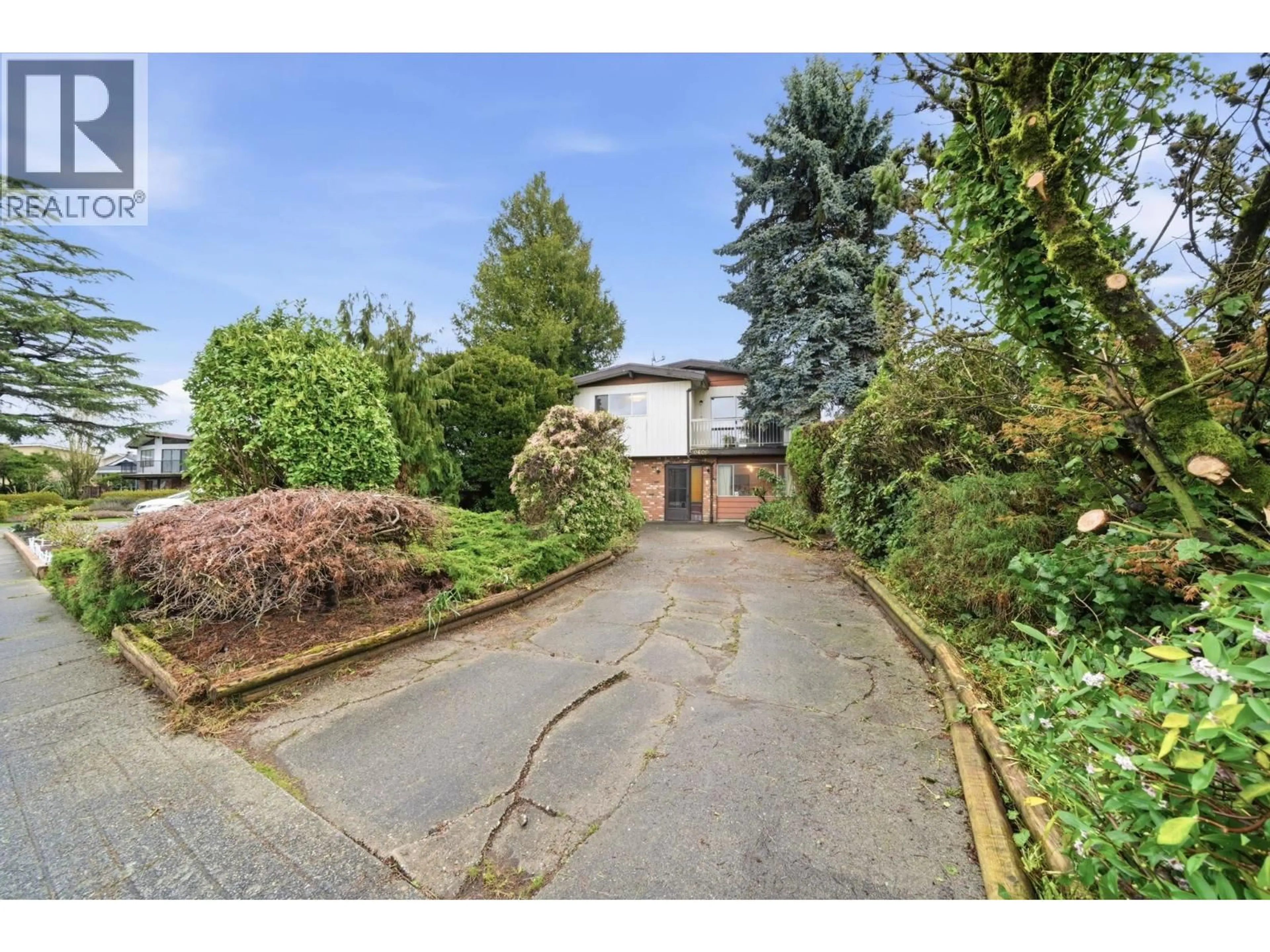 A pic from outside/outdoor area/front of a property/back of a property/a pic from drone, street for 10600 SEAMOUNT ROAD, Richmond British Columbia V7A4P6