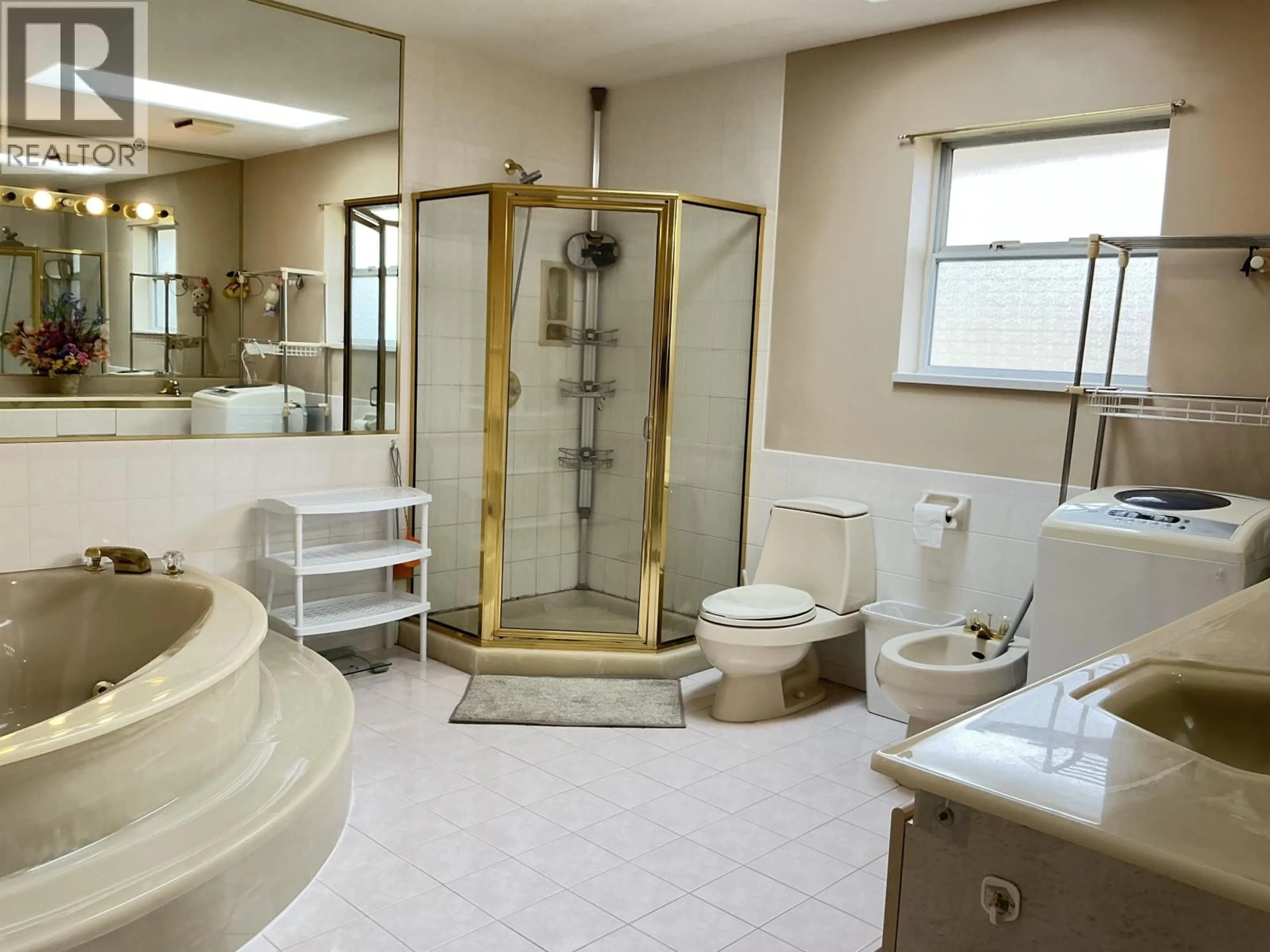 Standard bathroom, ceramic/tile floor for 8451 FRANCIS ROAD, Richmond British Columbia V6Y1A7