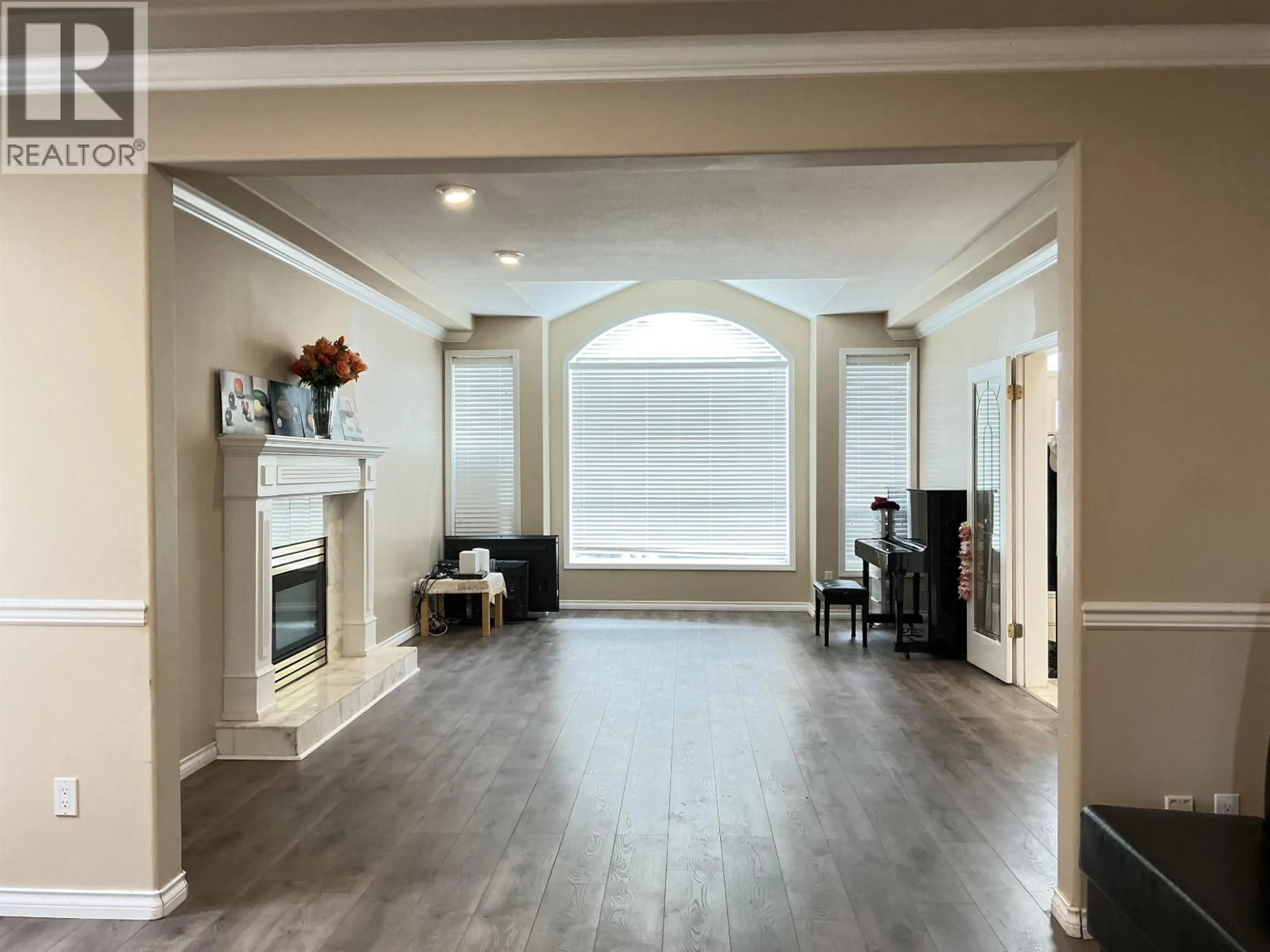 Indoor foyer for 8451 FRANCIS ROAD, Richmond British Columbia V6Y1A7
