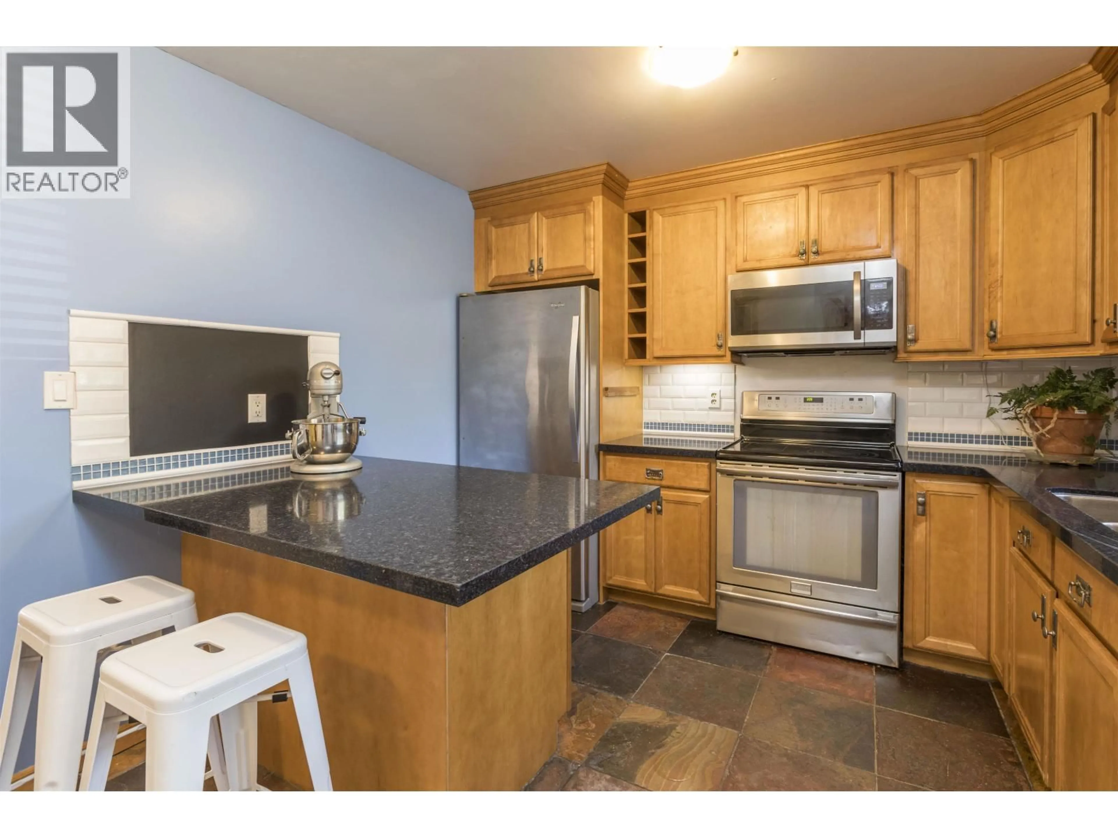Standard kitchen, unknown for 1 - 12101 SCHMIDT CRESCENT, Maple Ridge British Columbia V2X8A2