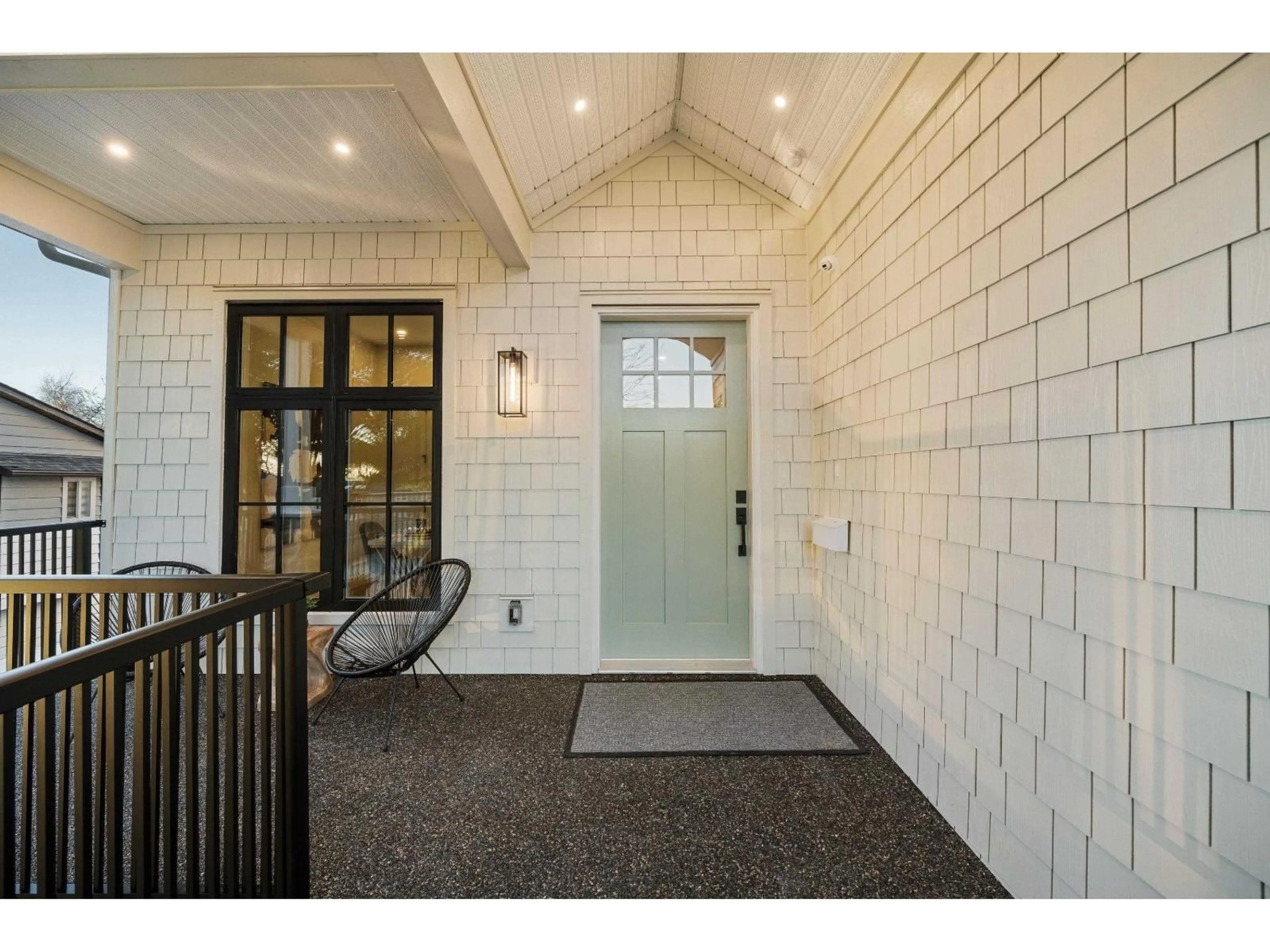 Indoor entryway for 102 - 18171 59 AVENUE, Surrey British Columbia V3S5R8