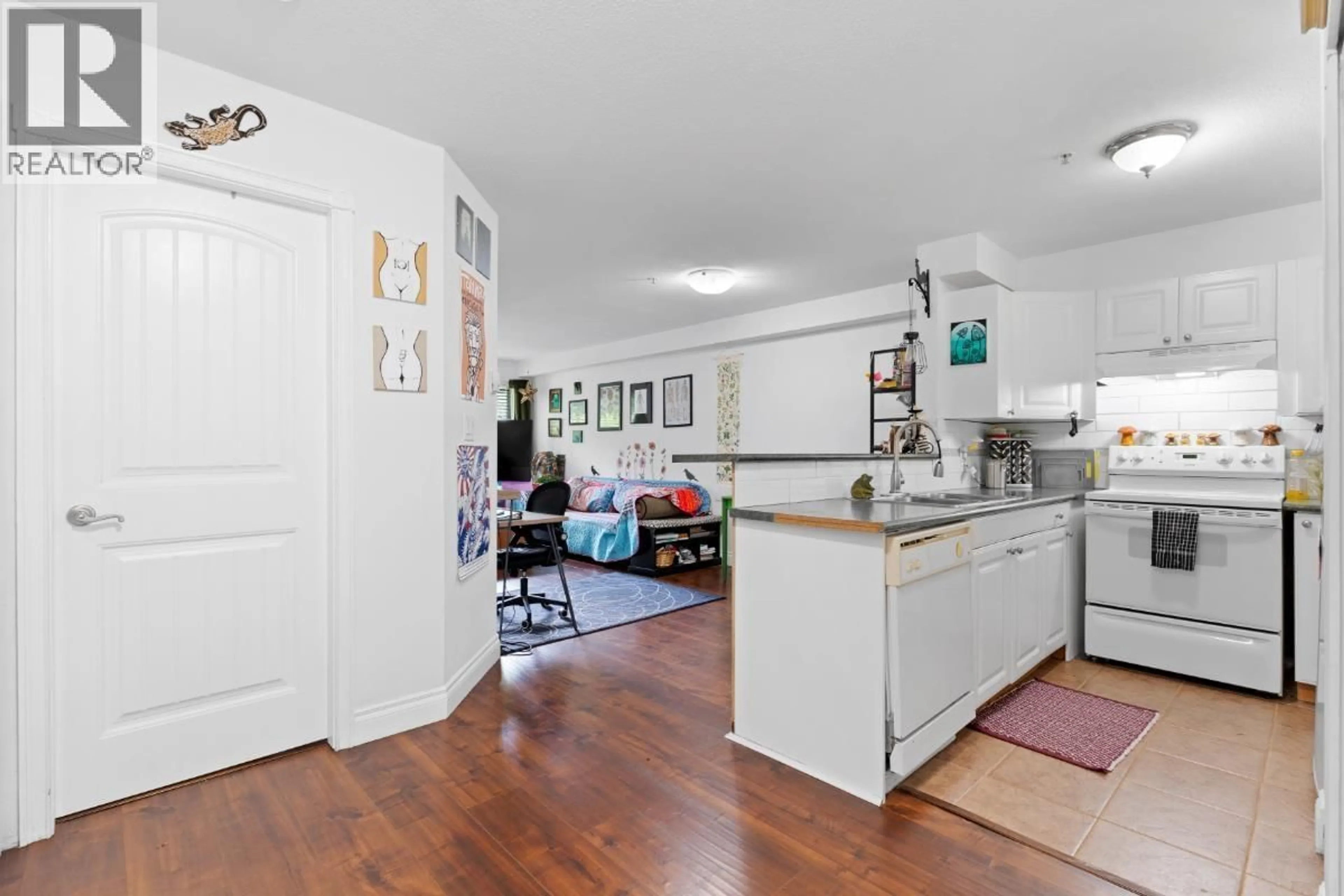 Open concept kitchen, unknown for 108 - 20561 113 AVENUE, Maple Ridge British Columbia V2X1E2