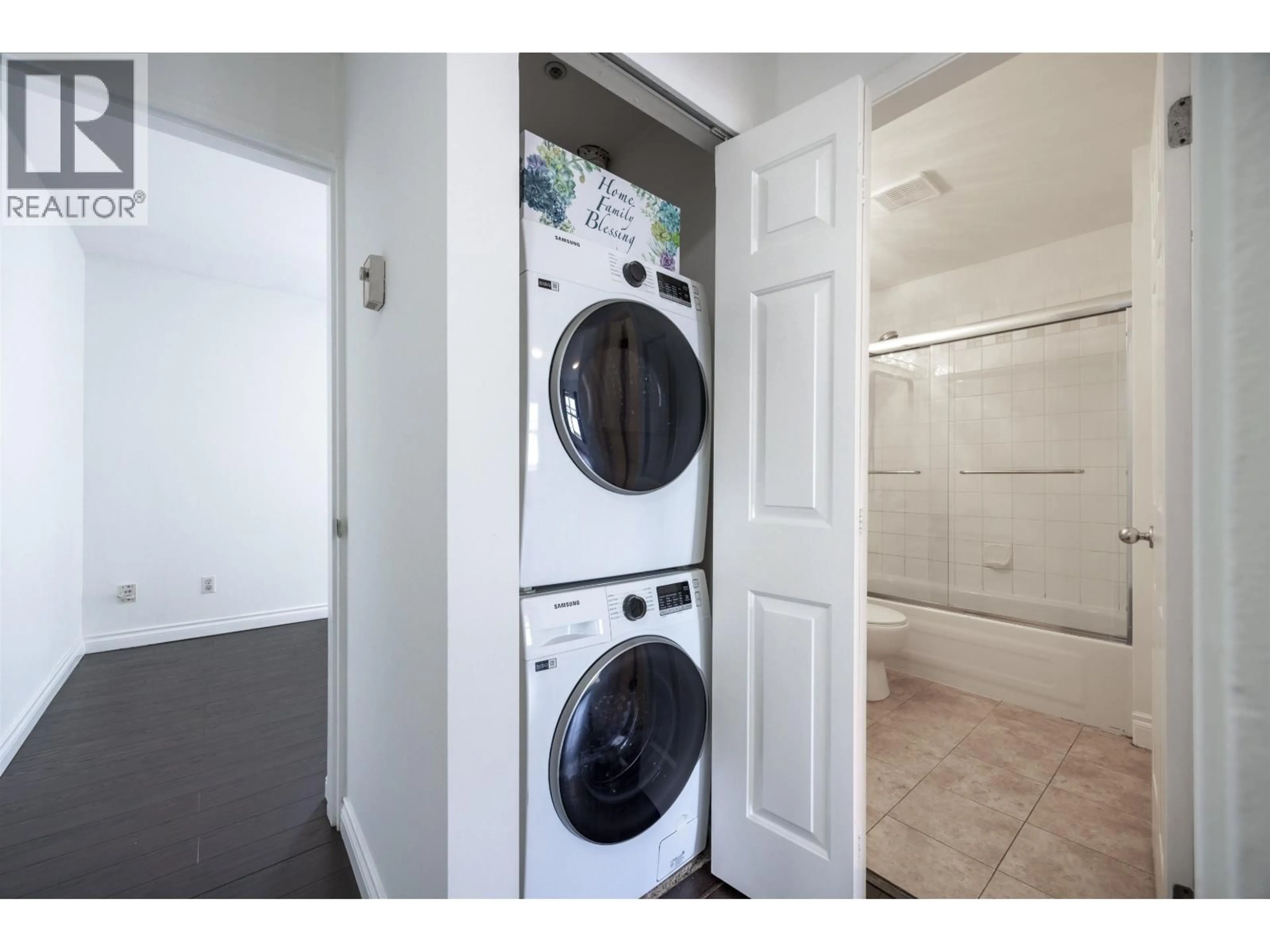 Laundry room for 10 - 3200 WESTWOOD STREET, Port Coquitlam British Columbia V3C3L8