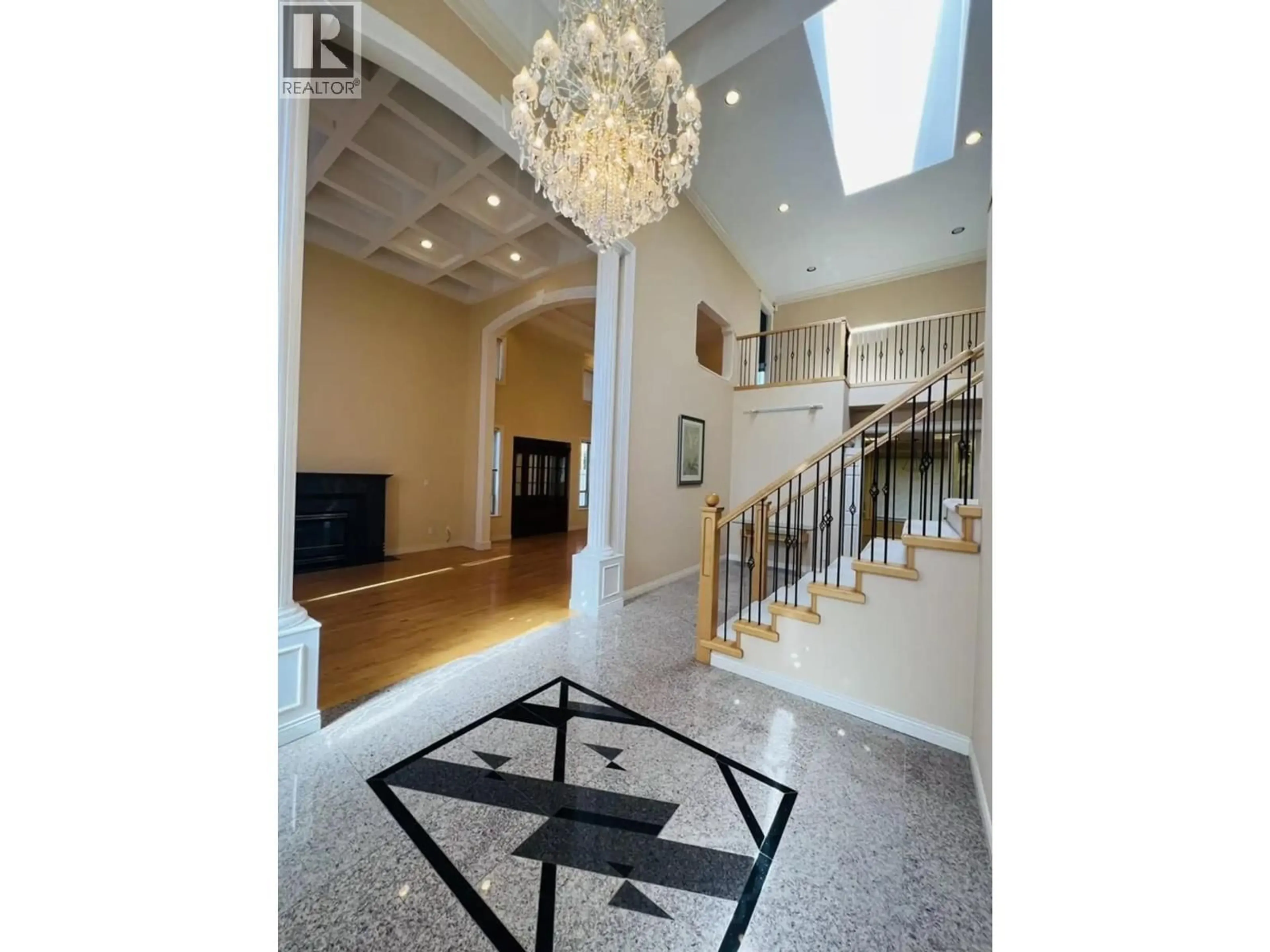 Indoor foyer for 8740 MINLER ROAD, Richmond British Columbia V7C3T9