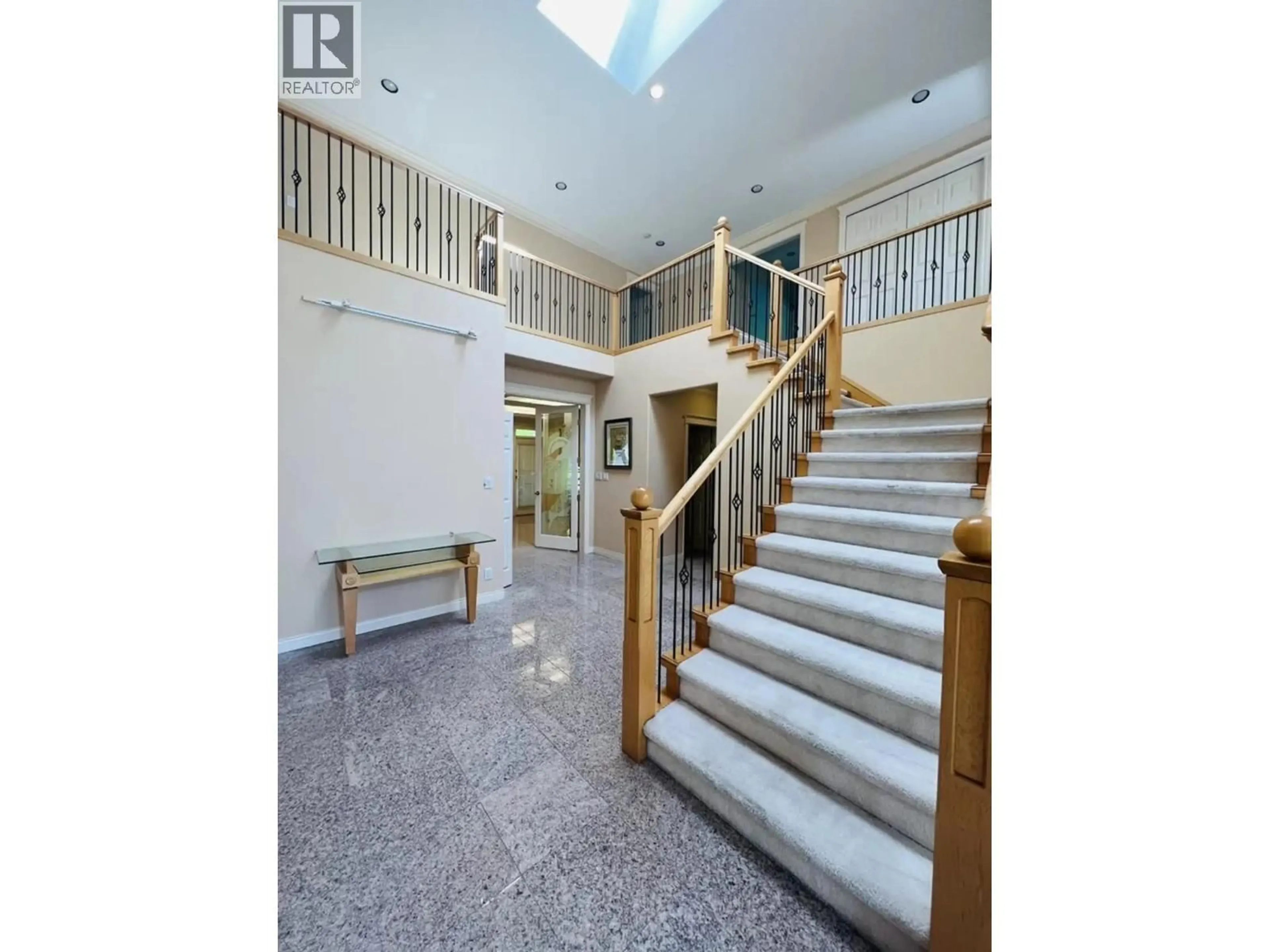 Indoor foyer for 8740 MINLER ROAD, Richmond British Columbia V7C3T9