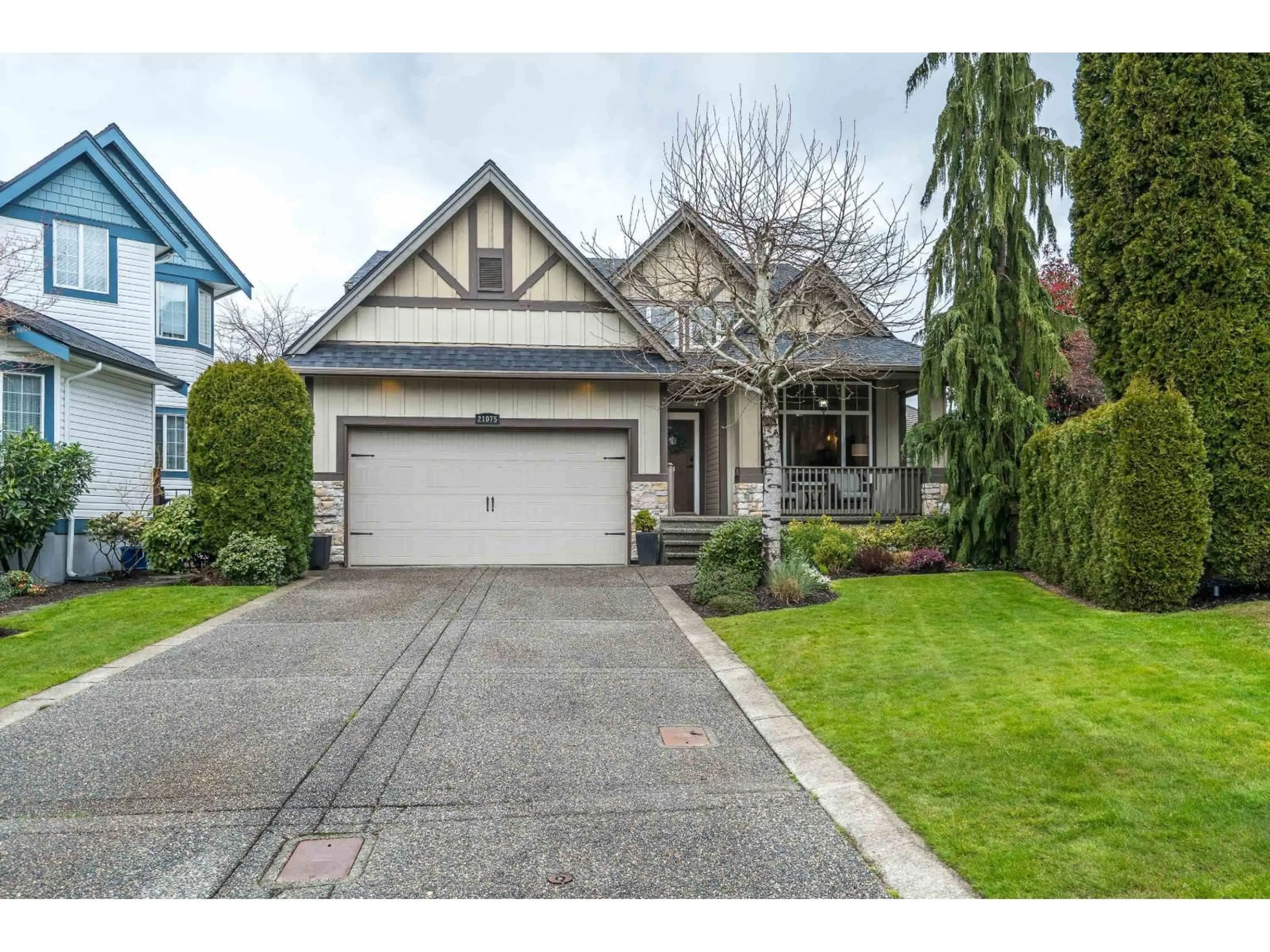 Home with vinyl exterior material, street for 21075 86 AVENUE, Langley British Columbia V1M2L5