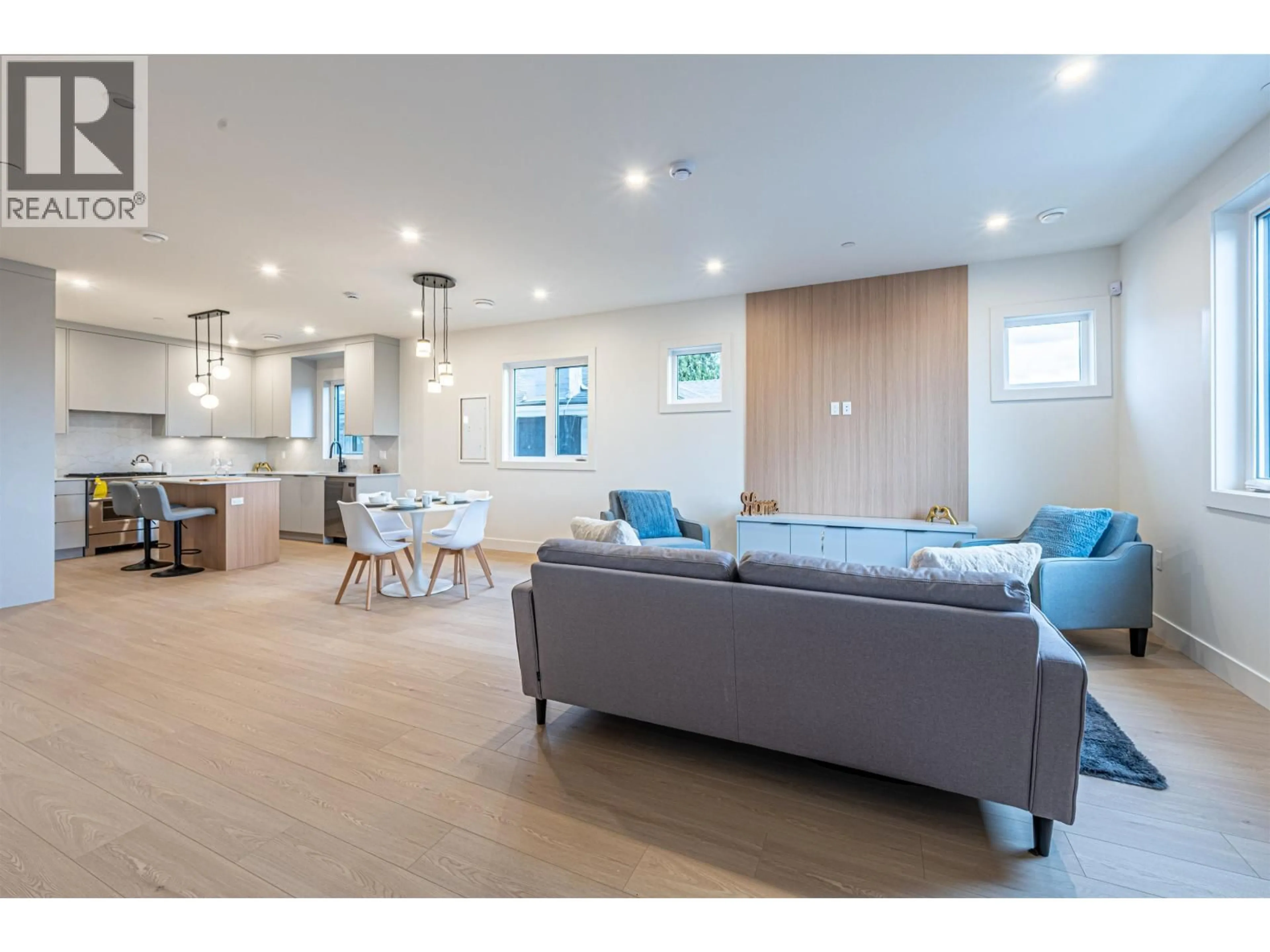 Living room with furniture, unknown for 6 - 4855 VENABLES STREET, Burnaby British Columbia V5C3A9