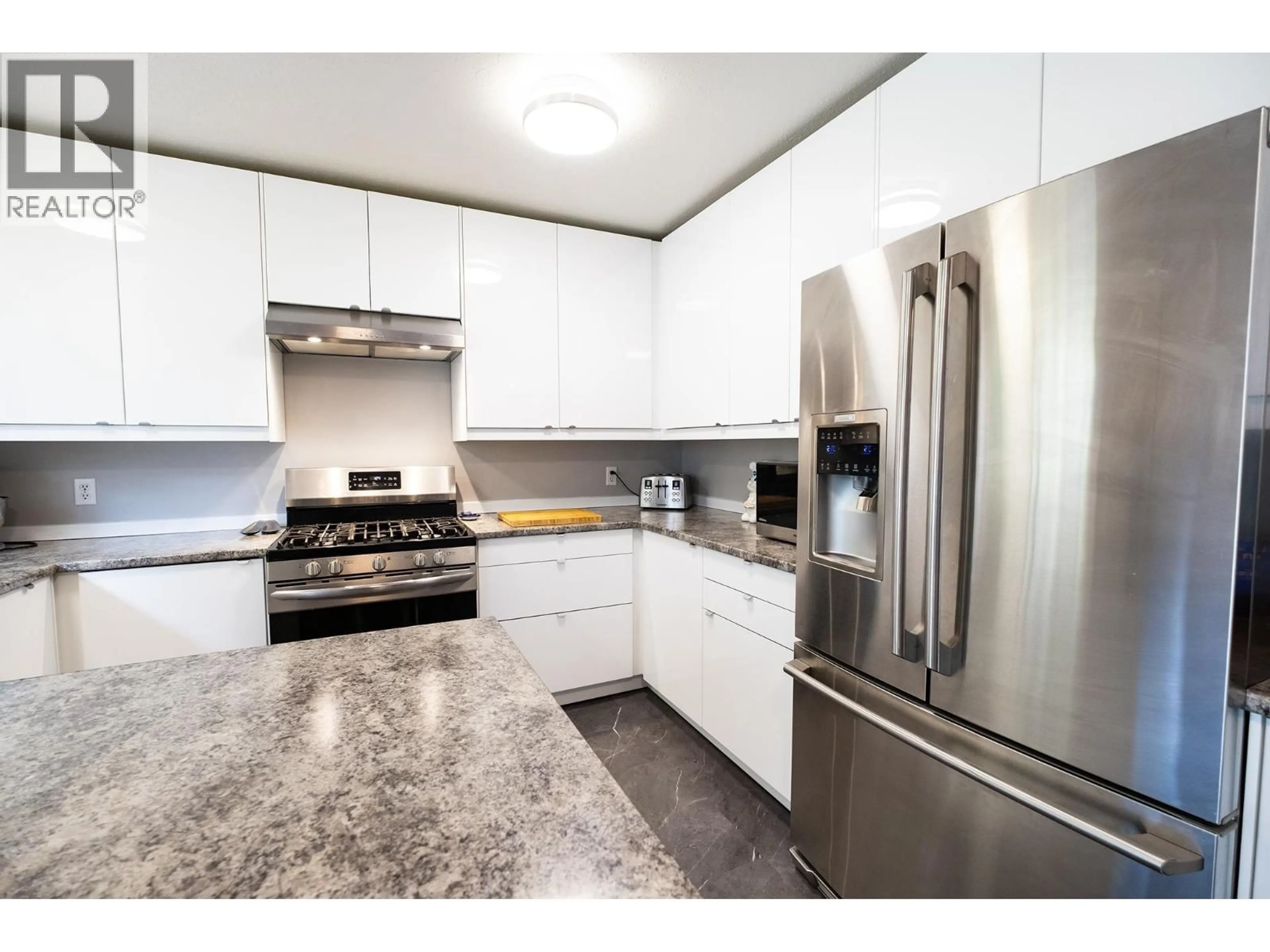 Standard kitchen, unknown for 5930 SHOAL WAY, Sechelt British Columbia V7Z0R1