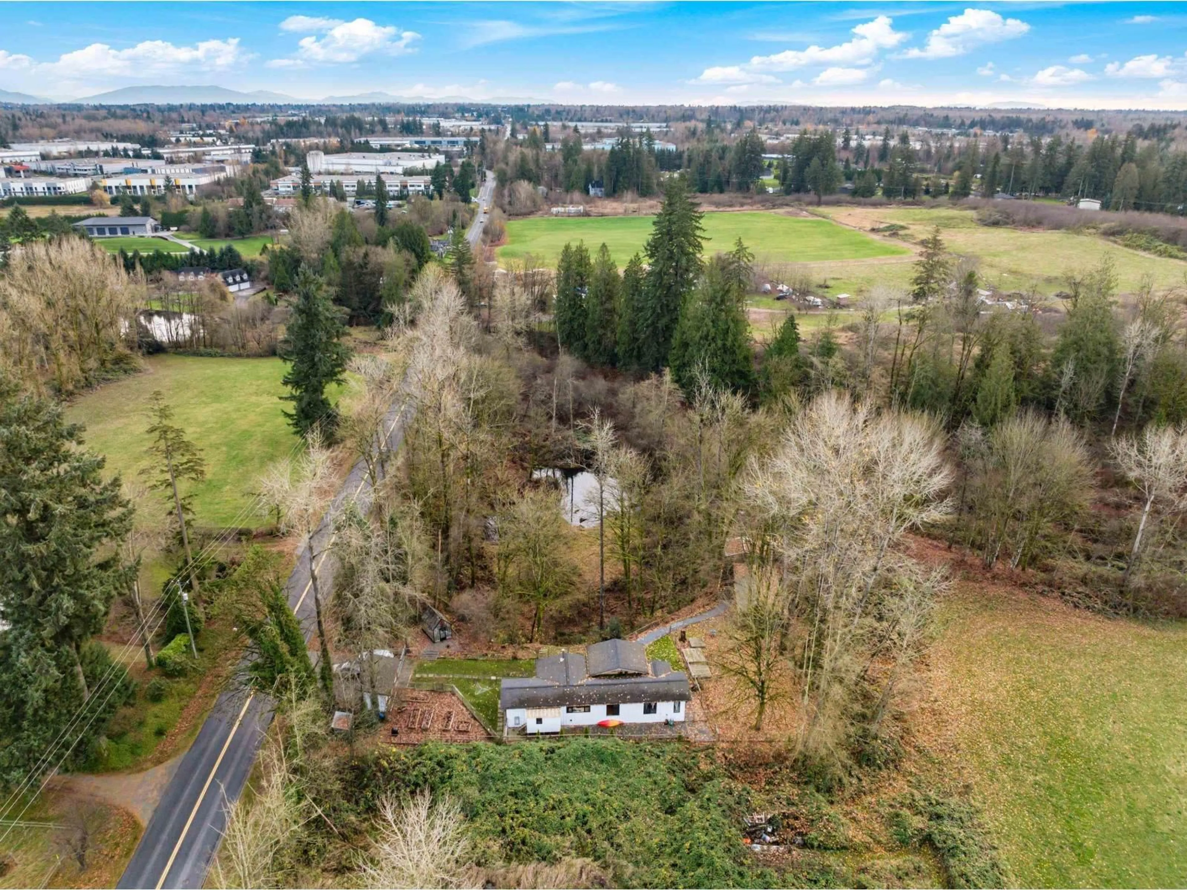 A pic from outside/outdoor area/front of a property/back of a property/a pic from drone, unknown for 6271 272 STREET, Langley British Columbia V4W1P6