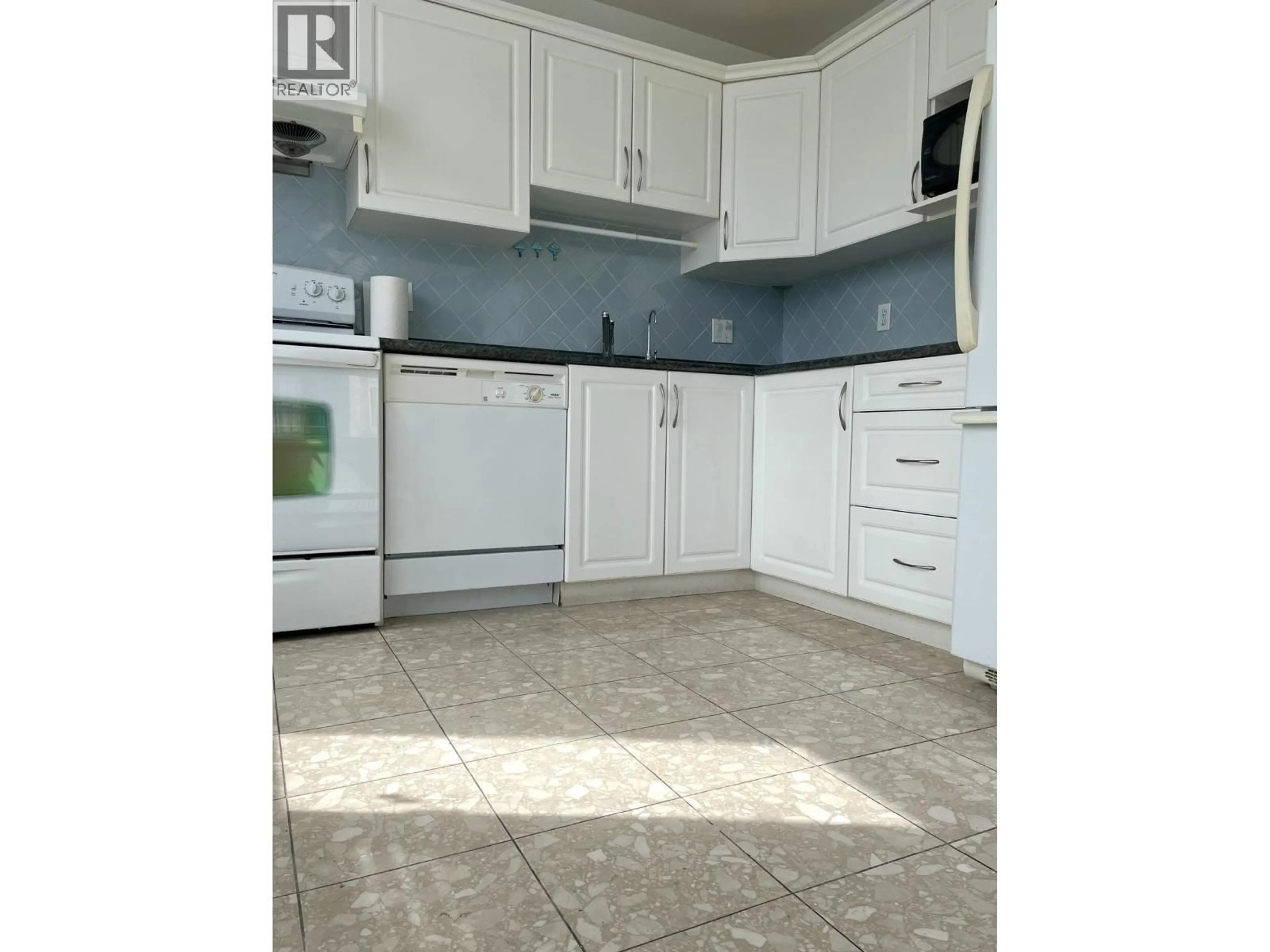 Standard kitchen, ceramic/tile floor for 1806 - 6220 MCKAY AVENUE, Burnaby British Columbia V5H4M8