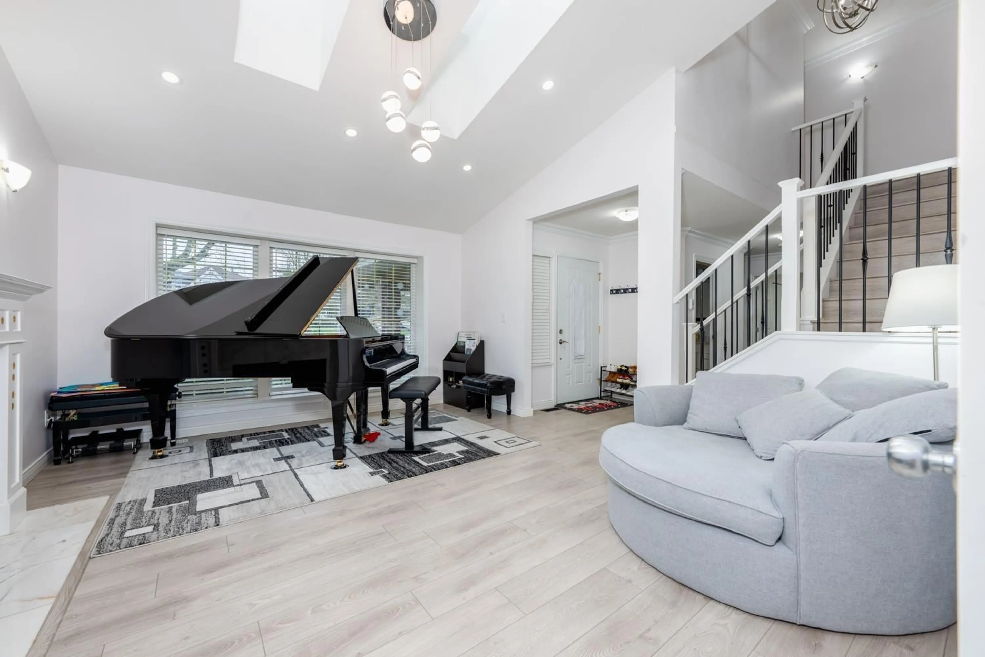 Living room with furniture, unknown for 8769 215B STREET, Langley British Columbia V1M2E6