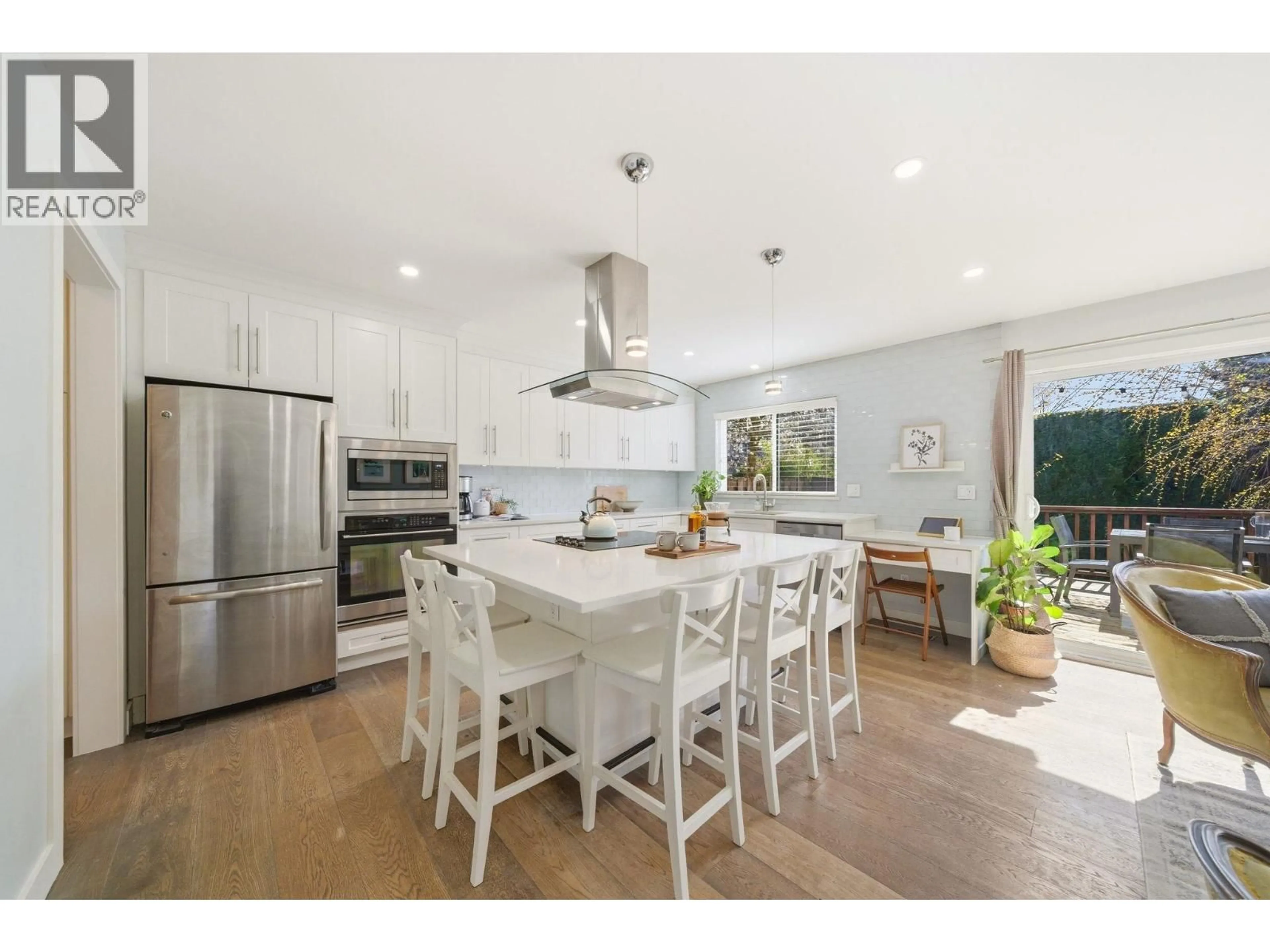 Open concept kitchen, unknown for 931 OLD LILLOOET ROAD, North Vancouver British Columbia V7J2H7