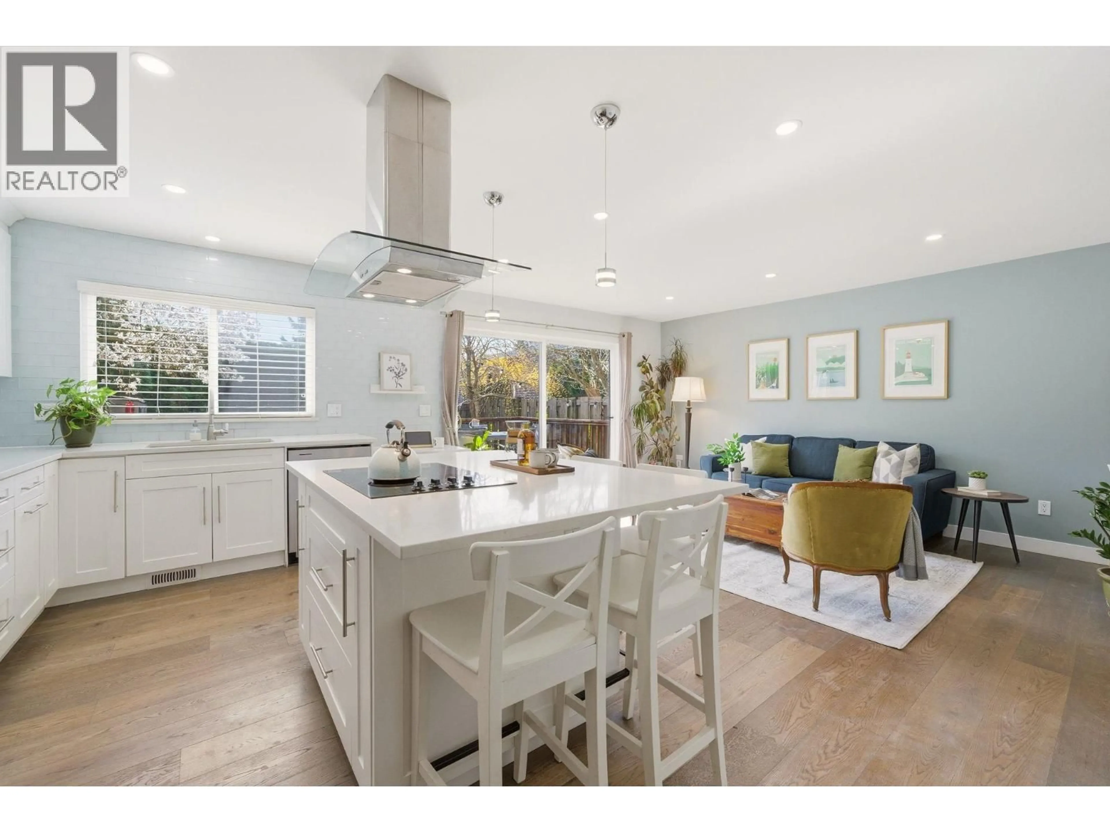 Open concept kitchen, unknown for 931 OLD LILLOOET ROAD, North Vancouver British Columbia V7J2H7