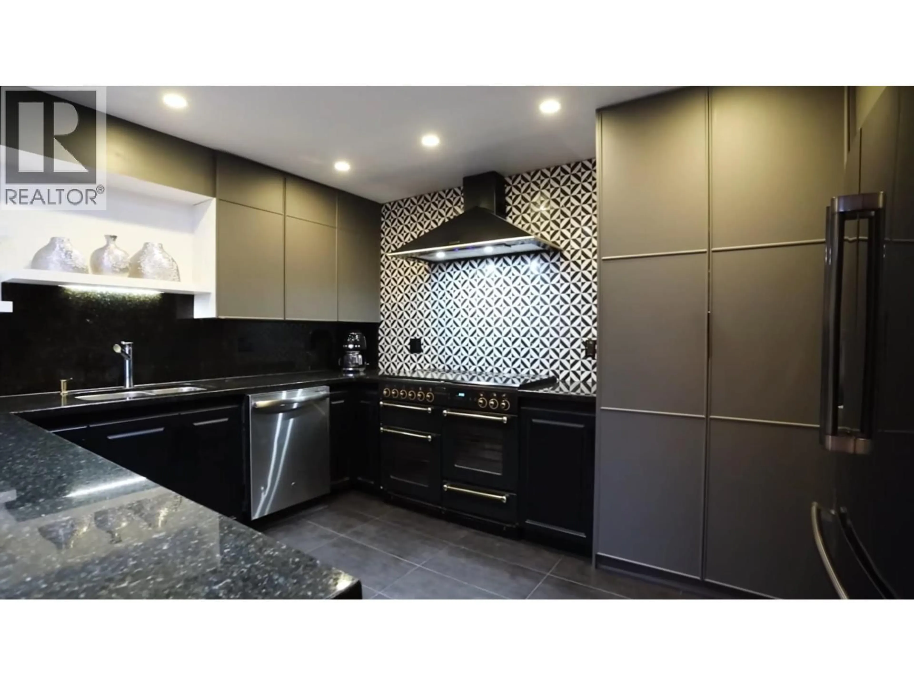 Contemporary kitchen, ceramic/tile floor for 1306 - 33 CHESTERFIELD PLACE, North Vancouver British Columbia V7M3K4