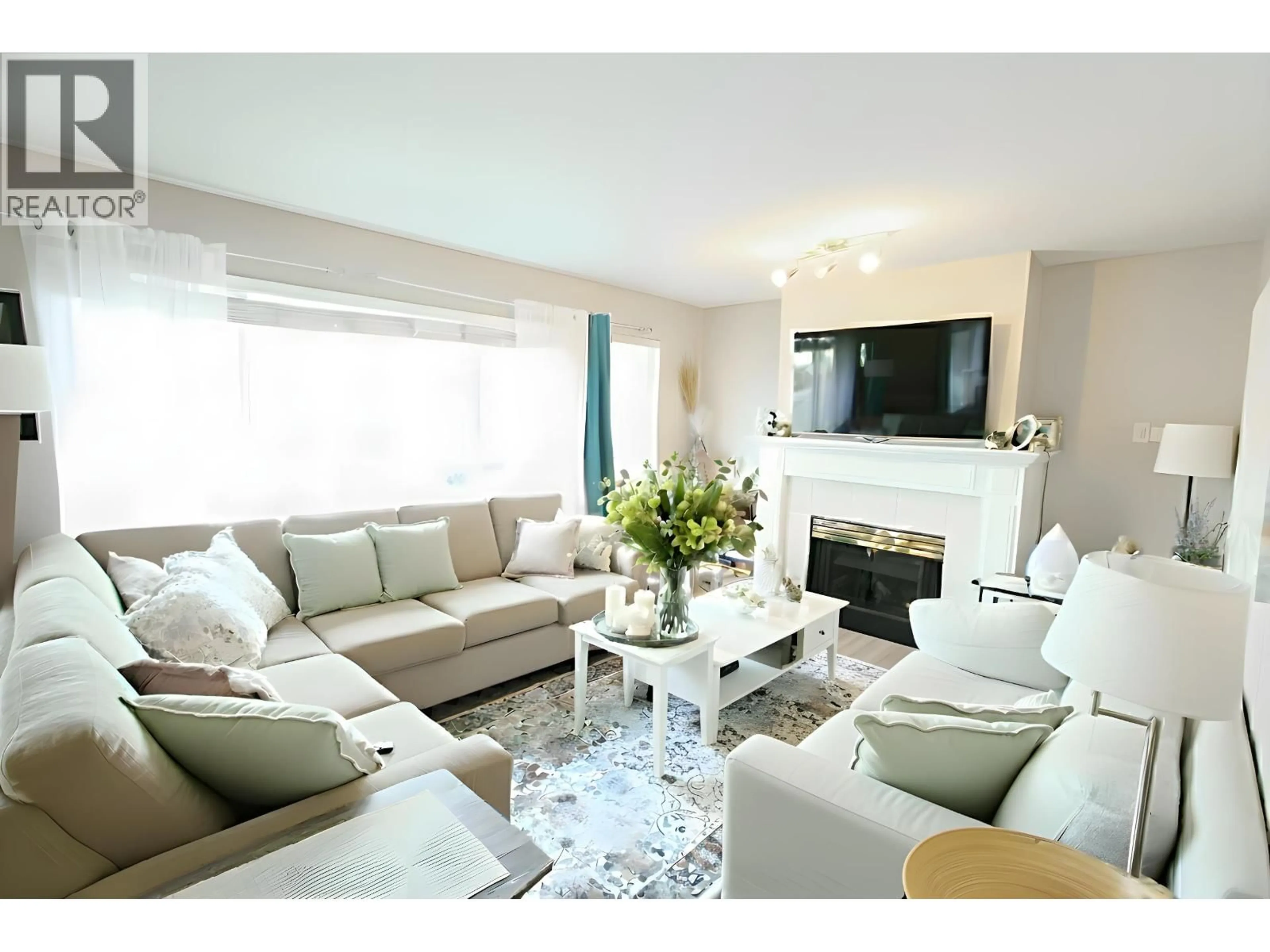 Living room with furniture, unknown for 5531 OLIVER DRIVE, Richmond British Columbia V6V2P2