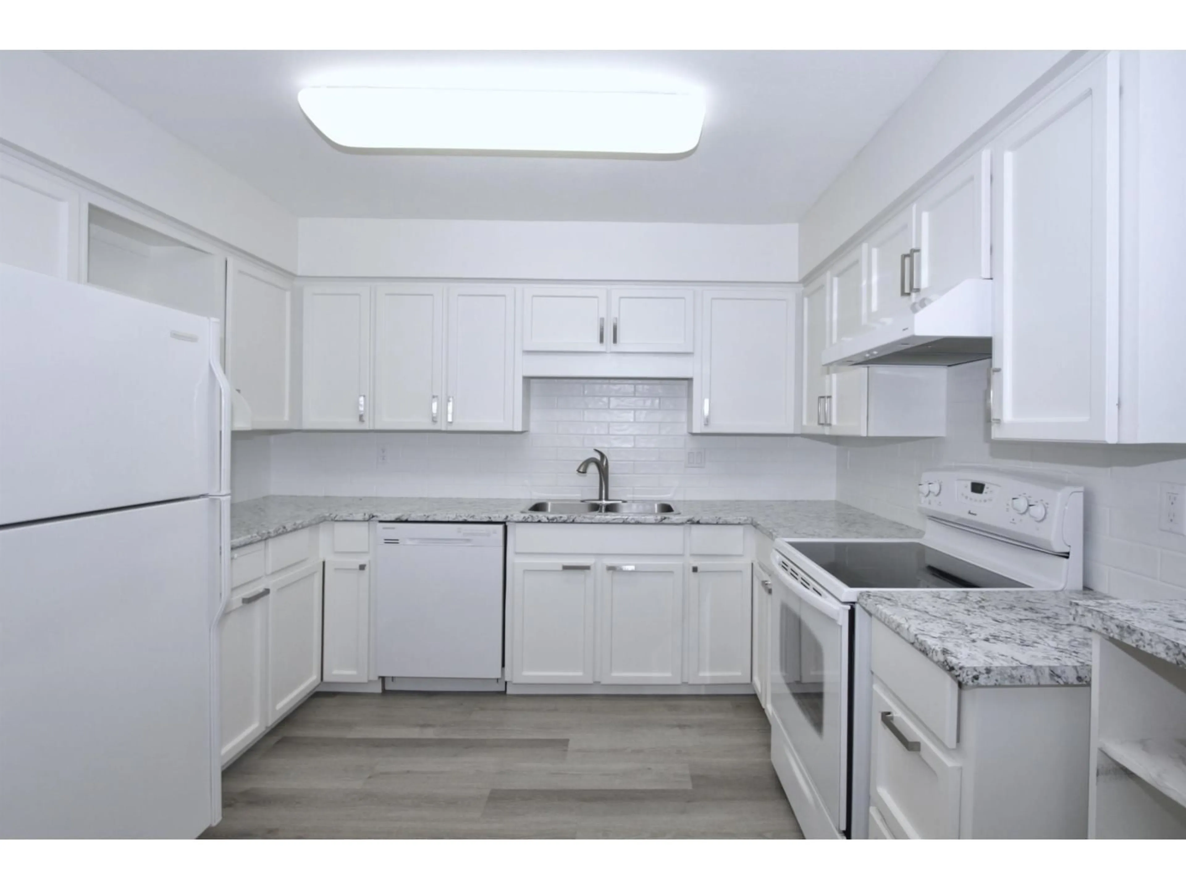 Standard kitchen, unknown for 7 - 3055 TRAFALGAR STREET, Abbotsford British Columbia V2S7X8