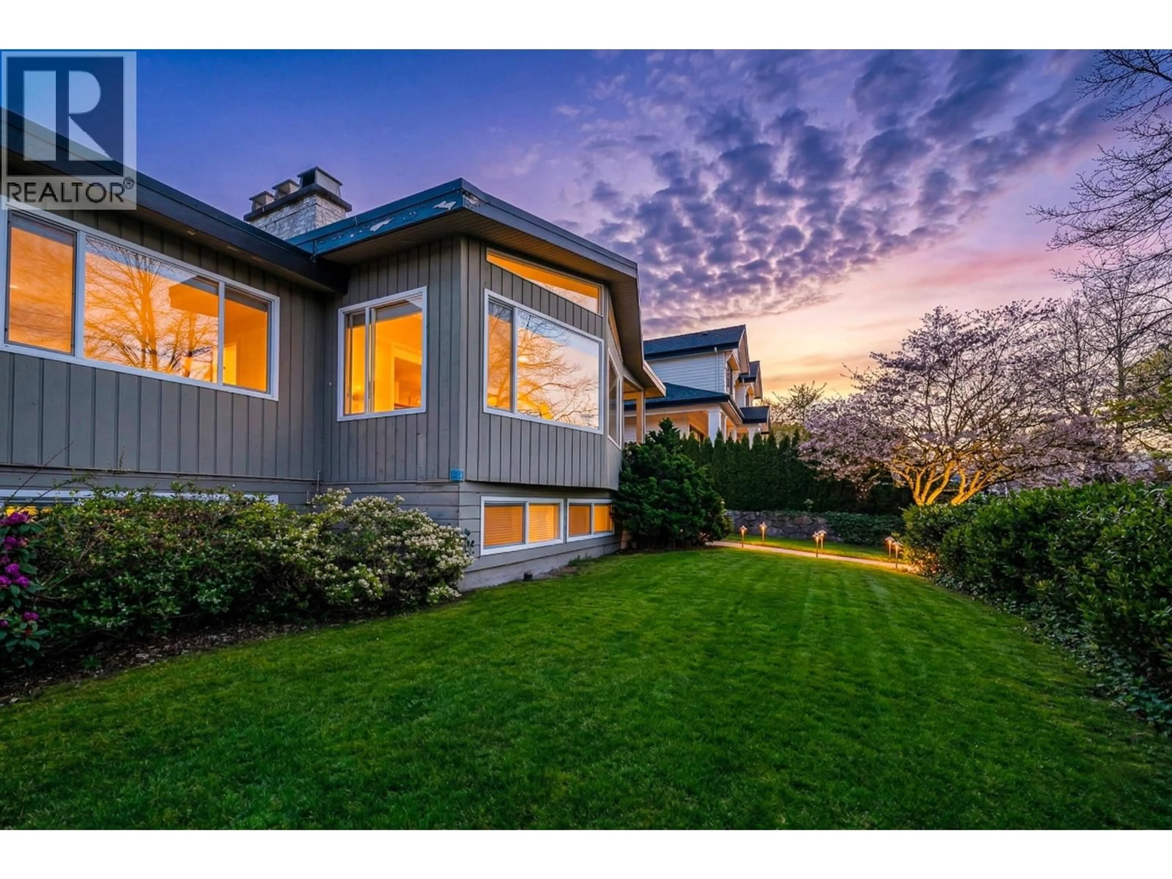 Unknown for 2244 32ND AVENUE, Vancouver British Columbia V6L2B2