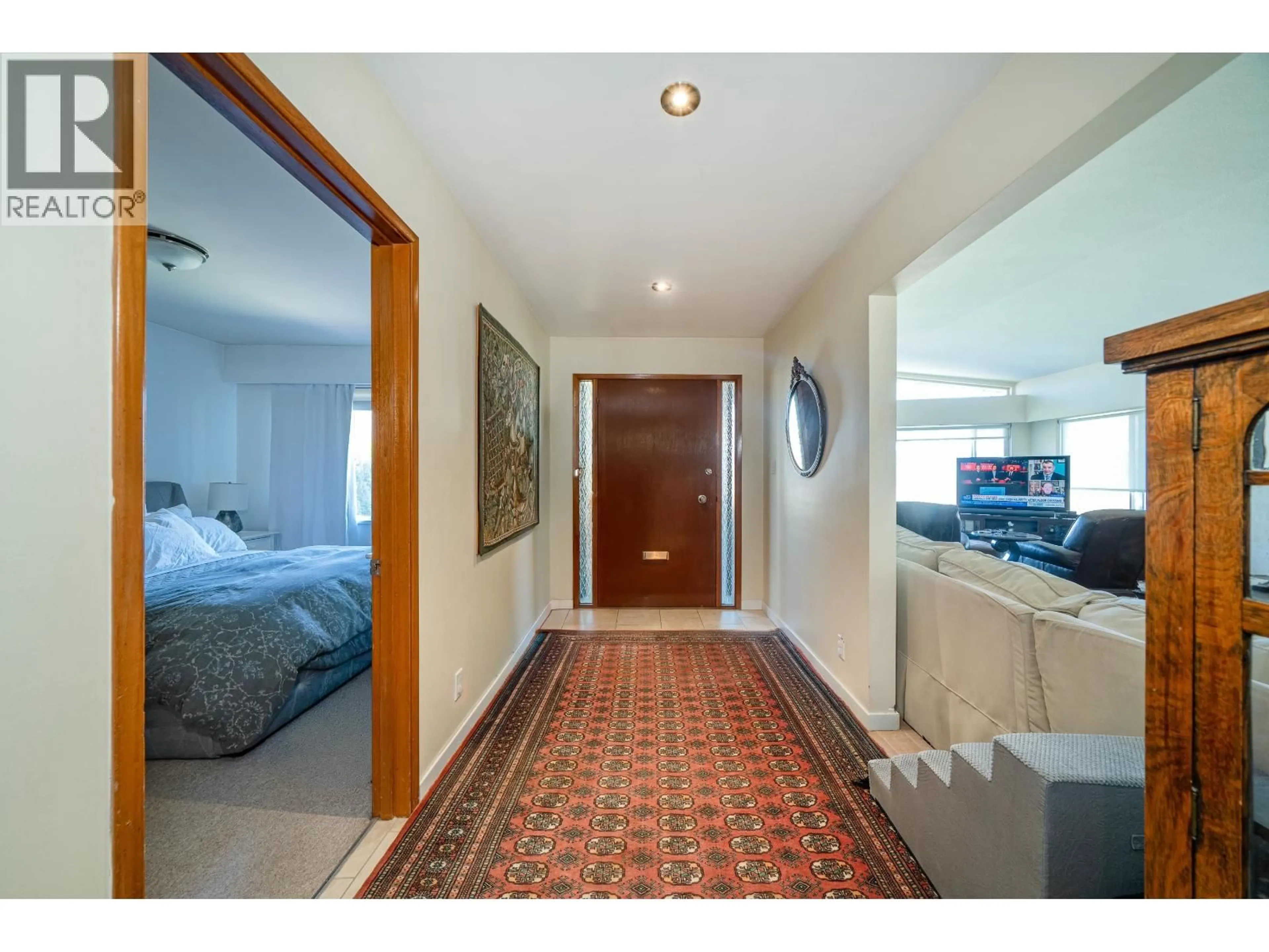 Indoor foyer for 2244 32ND AVENUE, Vancouver British Columbia V6L2B2