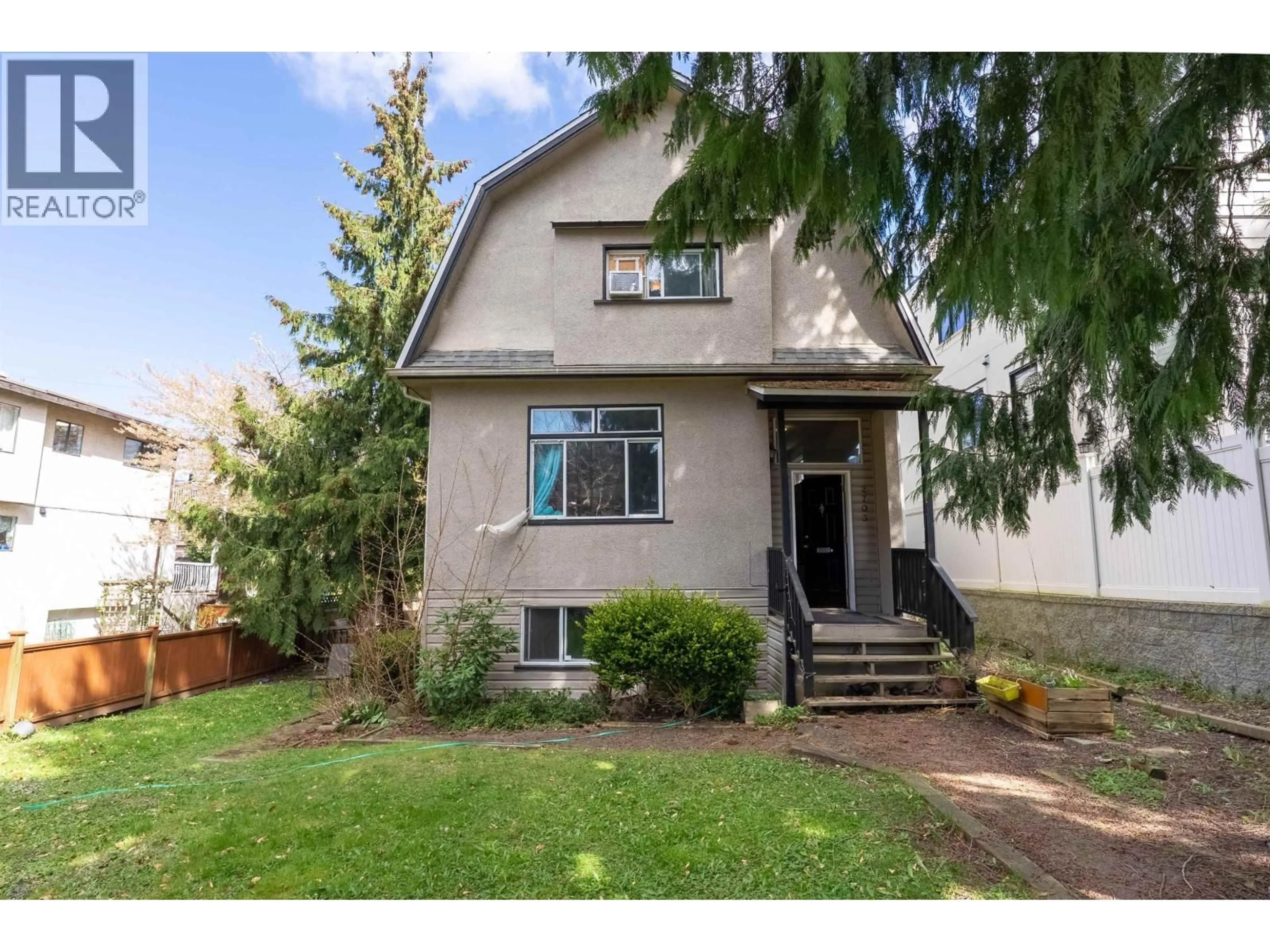 Unknown for 2703 WARD STREET, Vancouver British Columbia V5R4S7