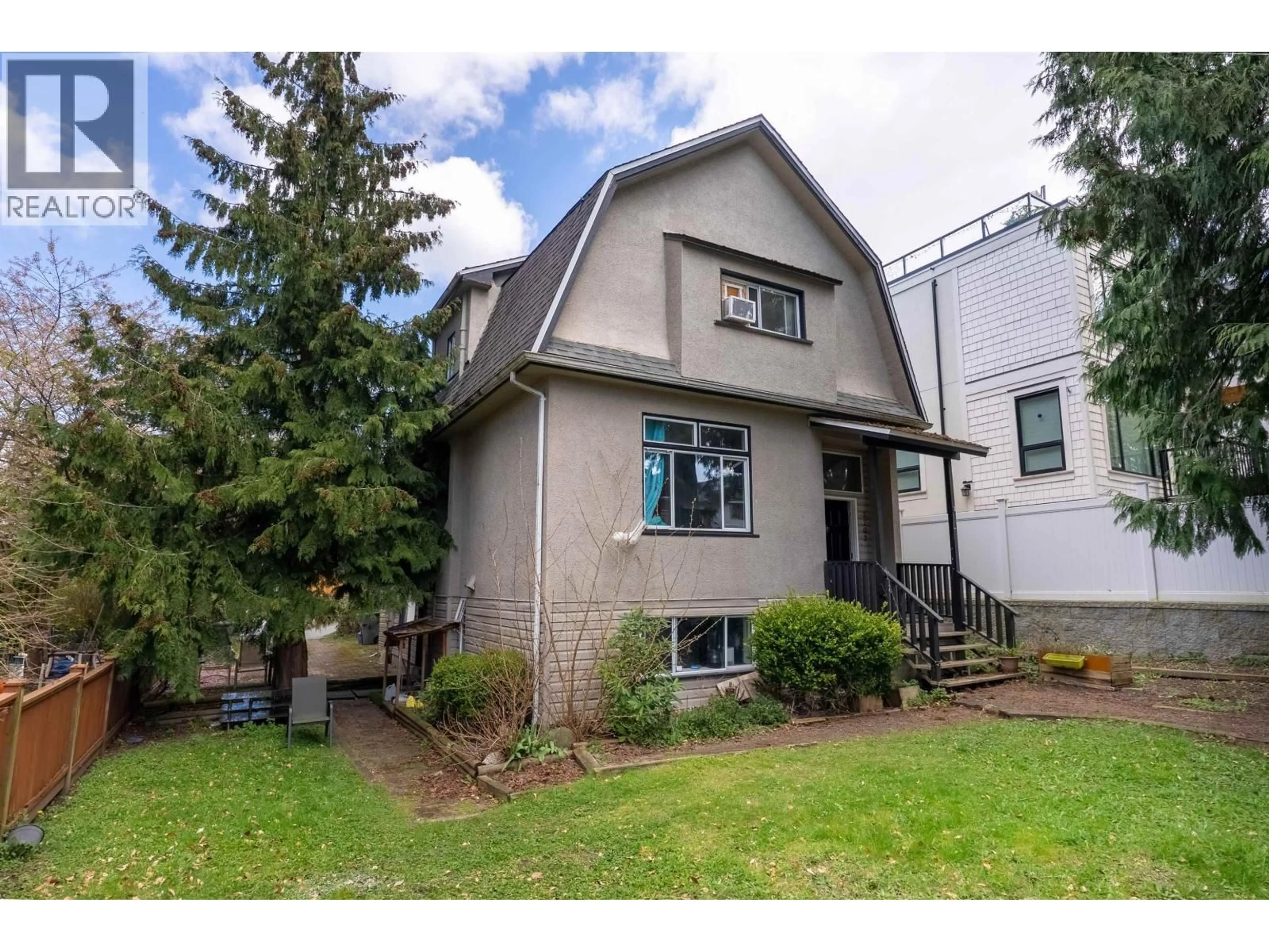 Unknown for 2703 WARD STREET, Vancouver British Columbia V5R4S7