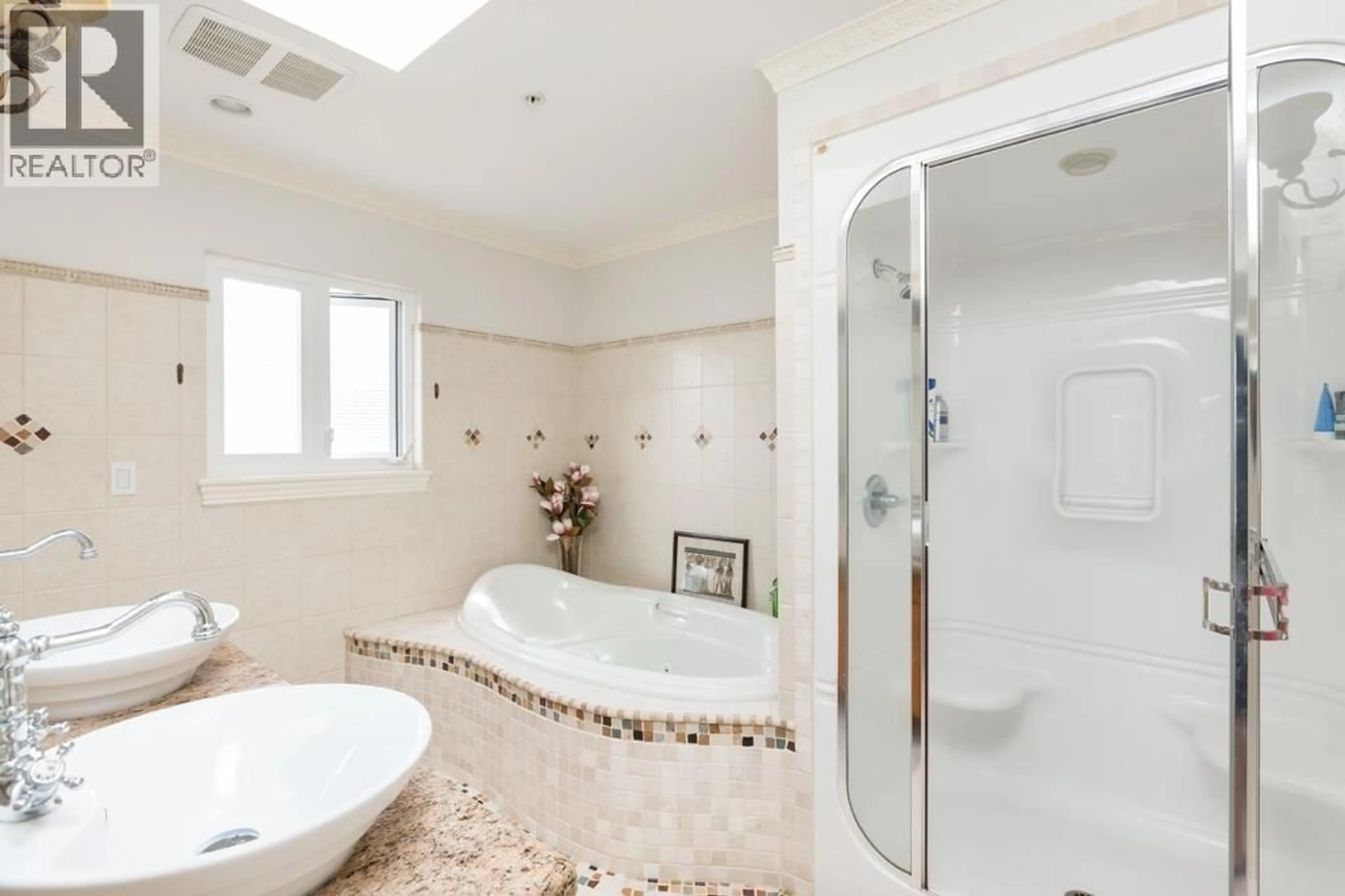 Contemporary bathroom, ceramic/tile floor for 1505 62ND AVENUE, Vancouver British Columbia V6P2E8