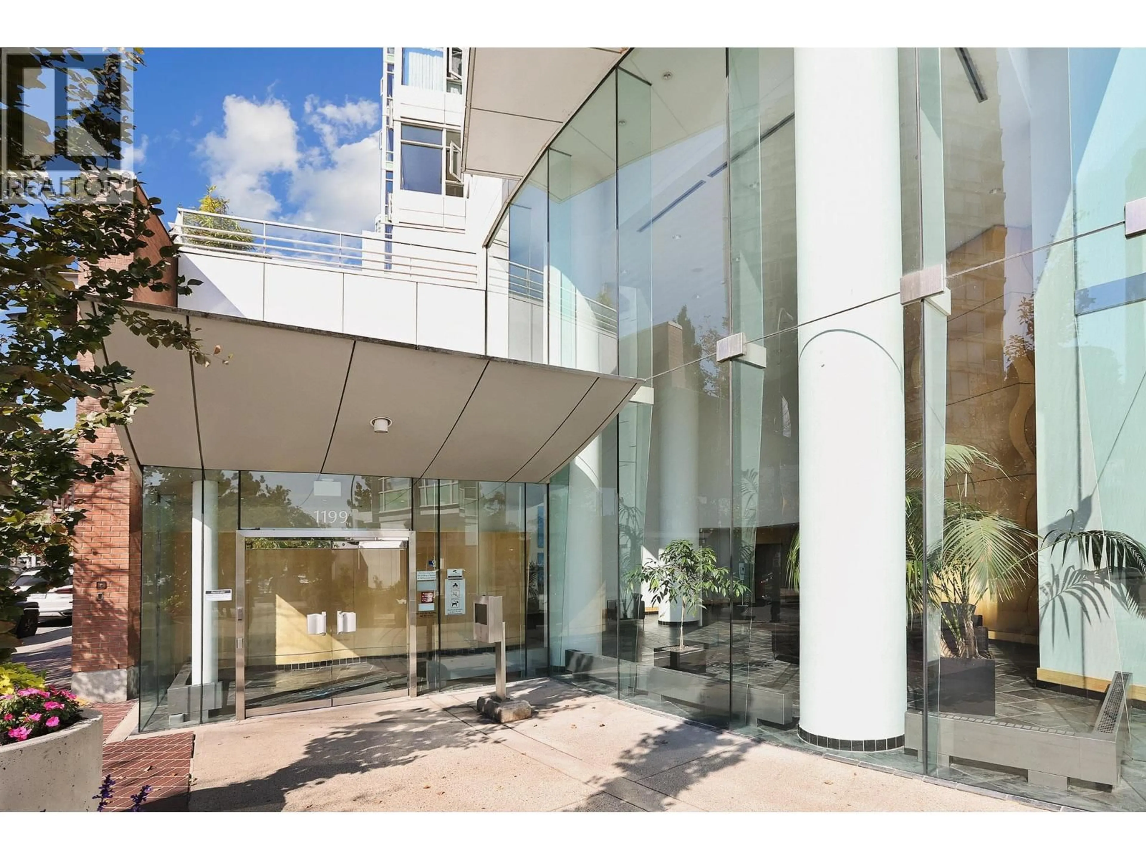 Indoor foyer for 1103 - 1199 MARINASIDE CRESCENT, Vancouver British Columbia V6Z2Y2