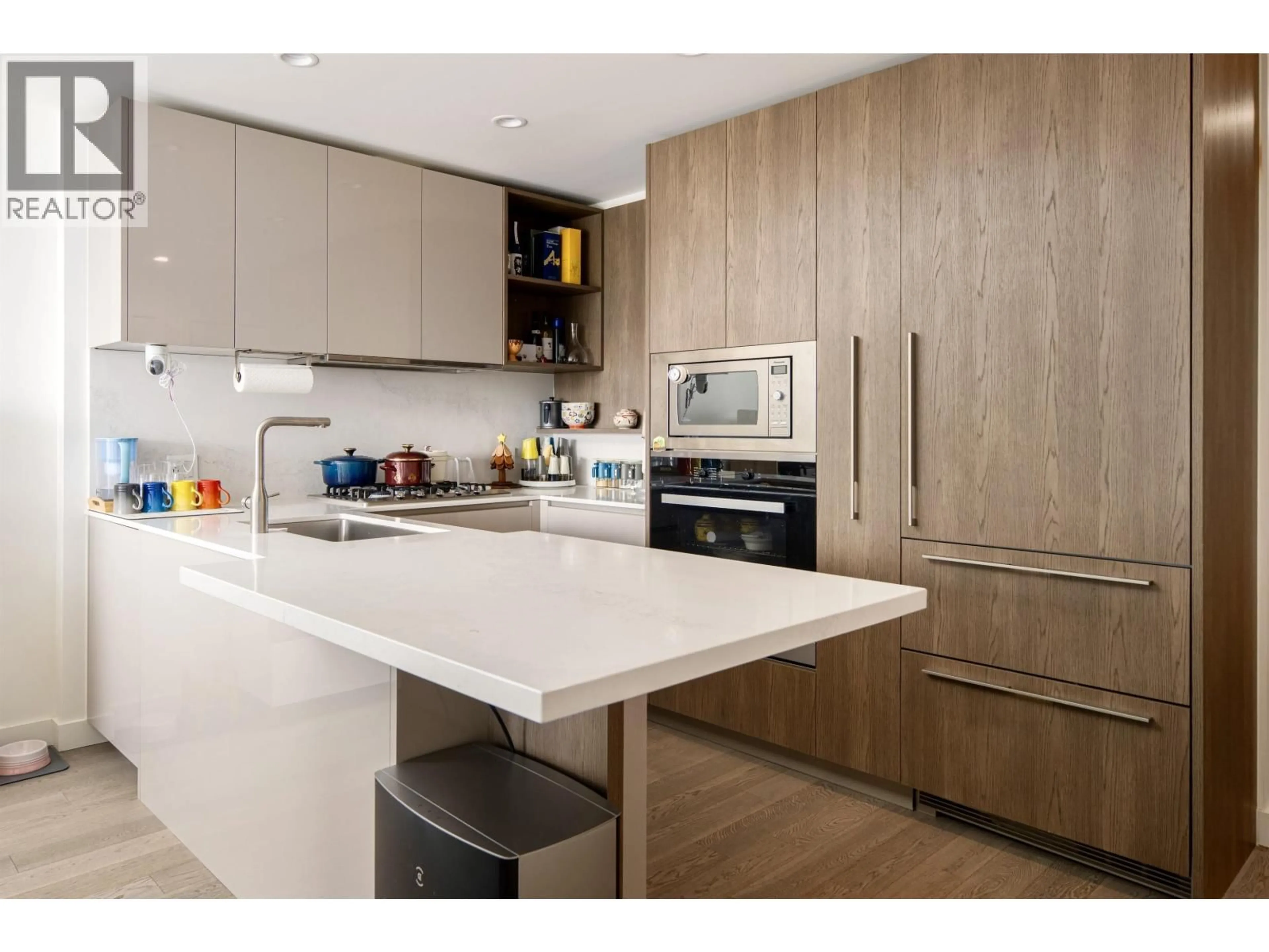 Contemporary kitchen, wood/laminate floor for 605 - 6833 PEARSON WAY, Richmond British Columbia V7C0E8